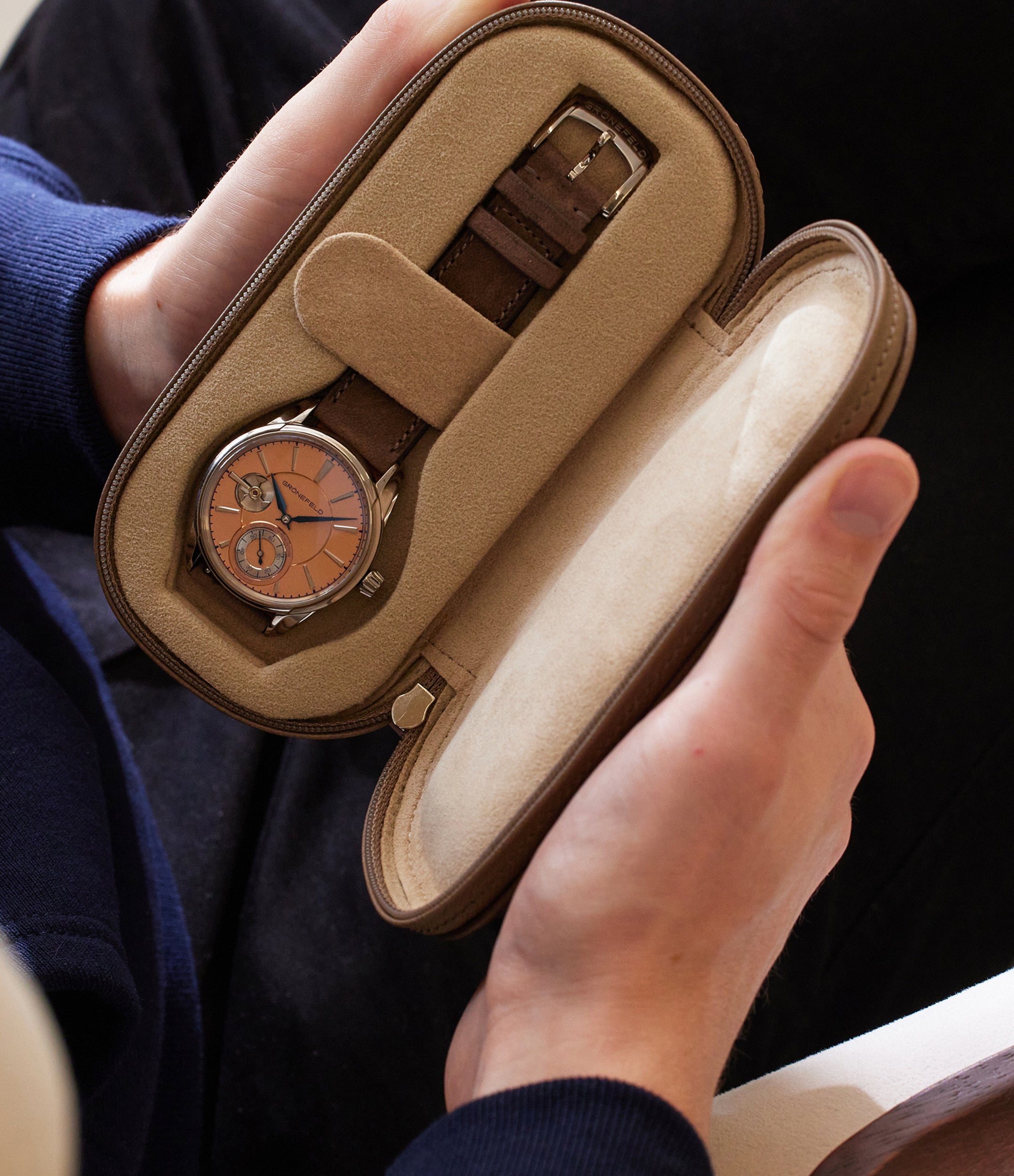 Single Watch Travel Case - Light Taupe - Smooth Leather