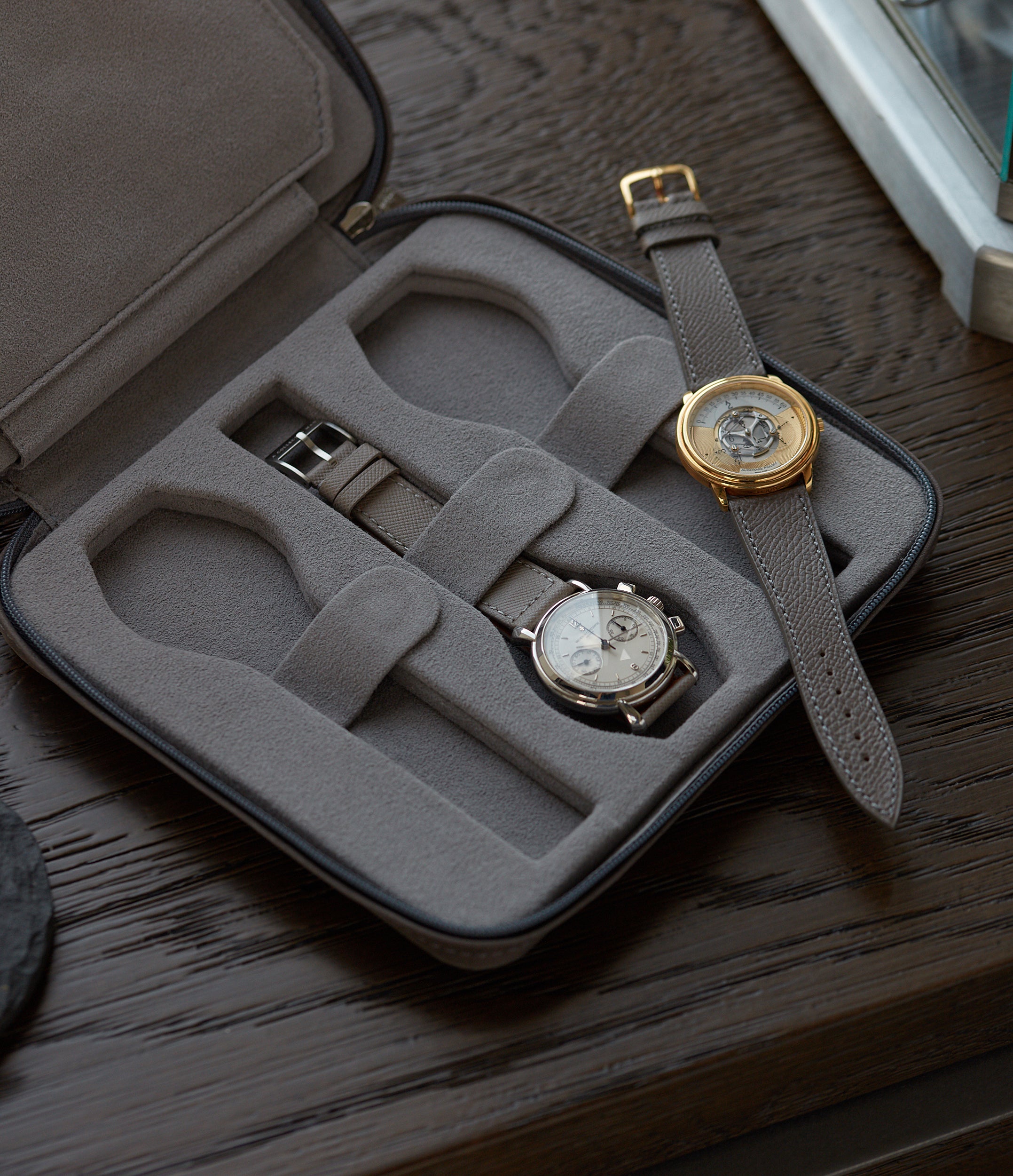 Watch shop folio case