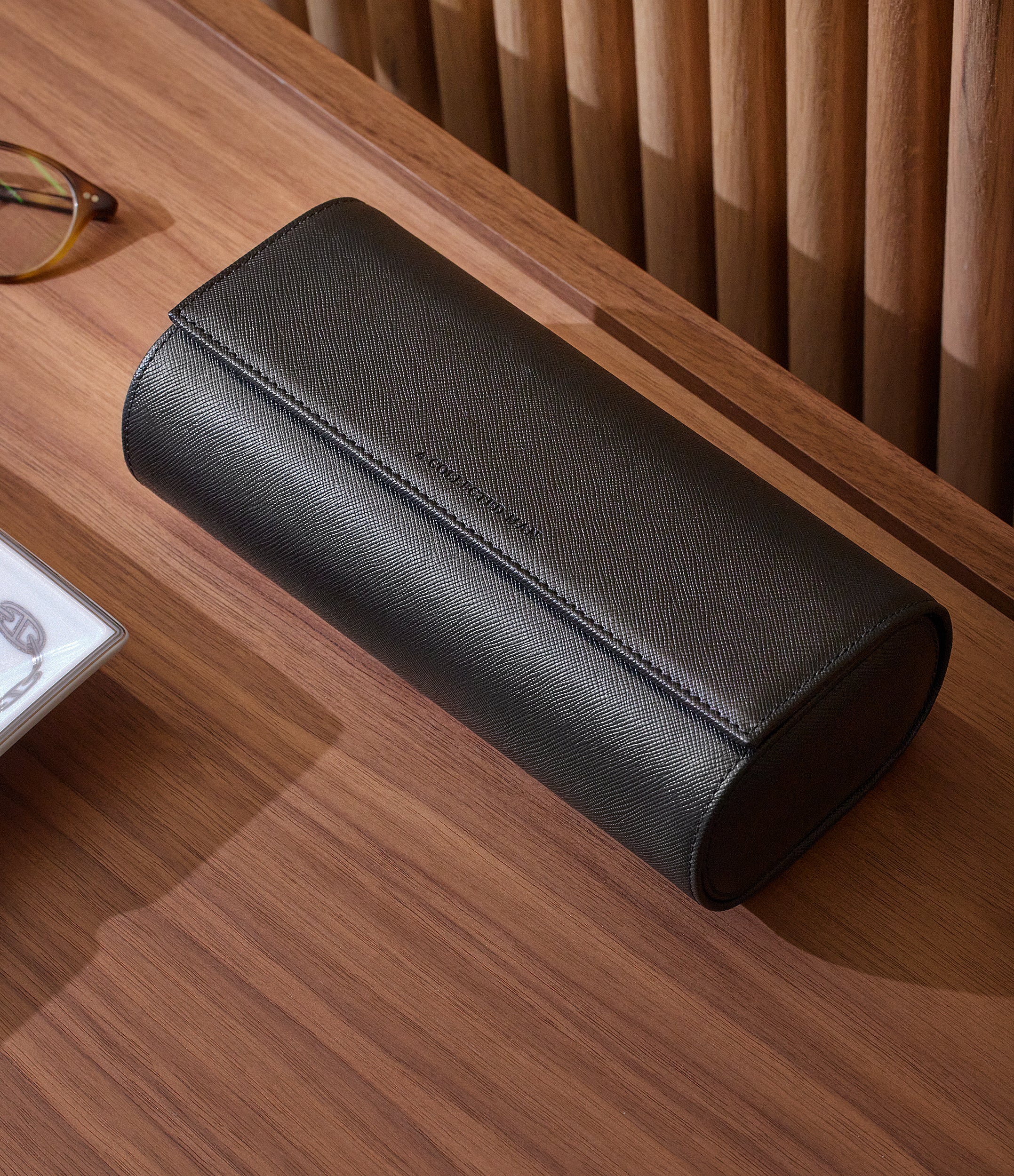 Tumi watch case outlet