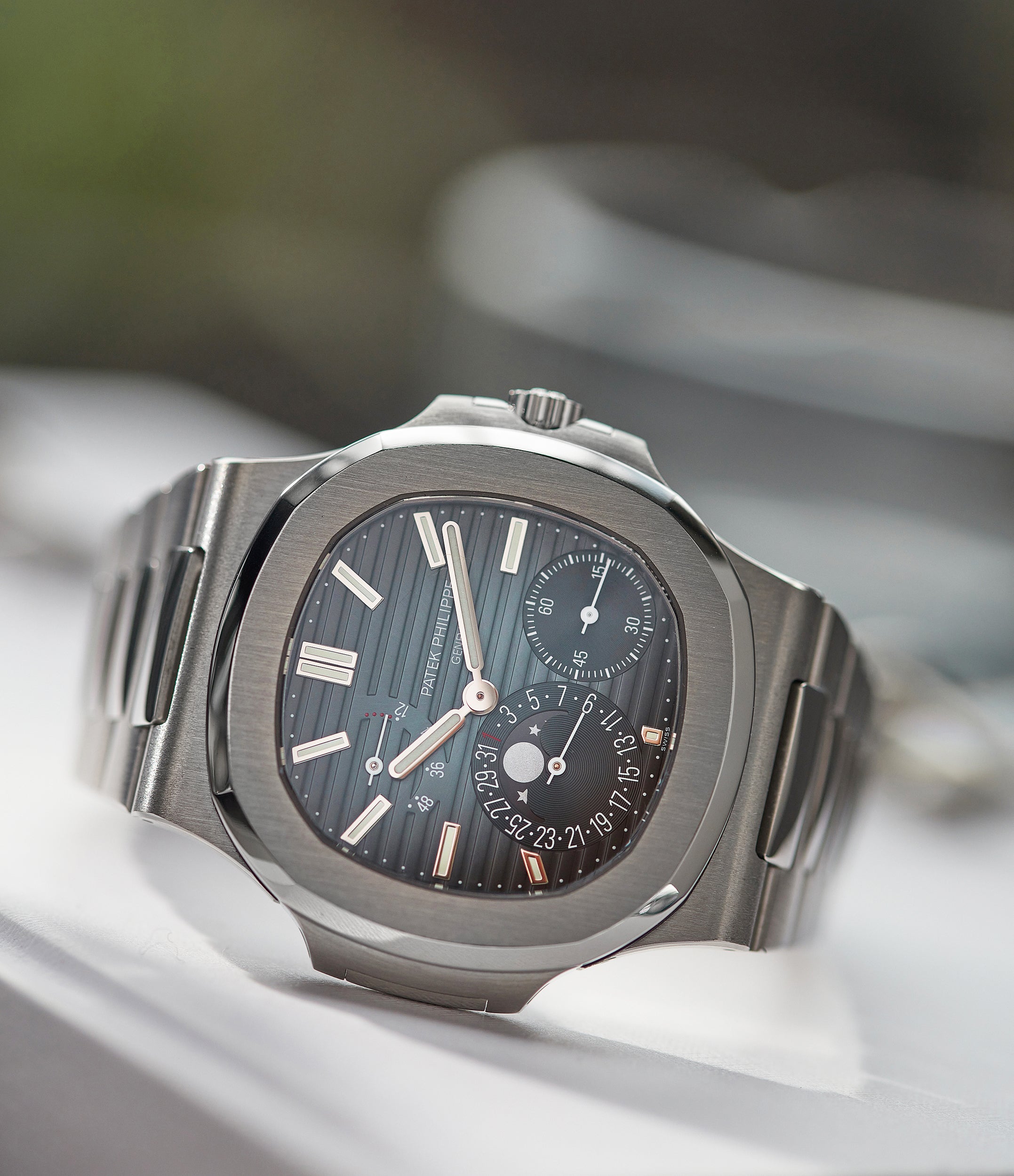 Patek Philippe Nautilus Moonphase 5712-1A Buy pre-owned Patek