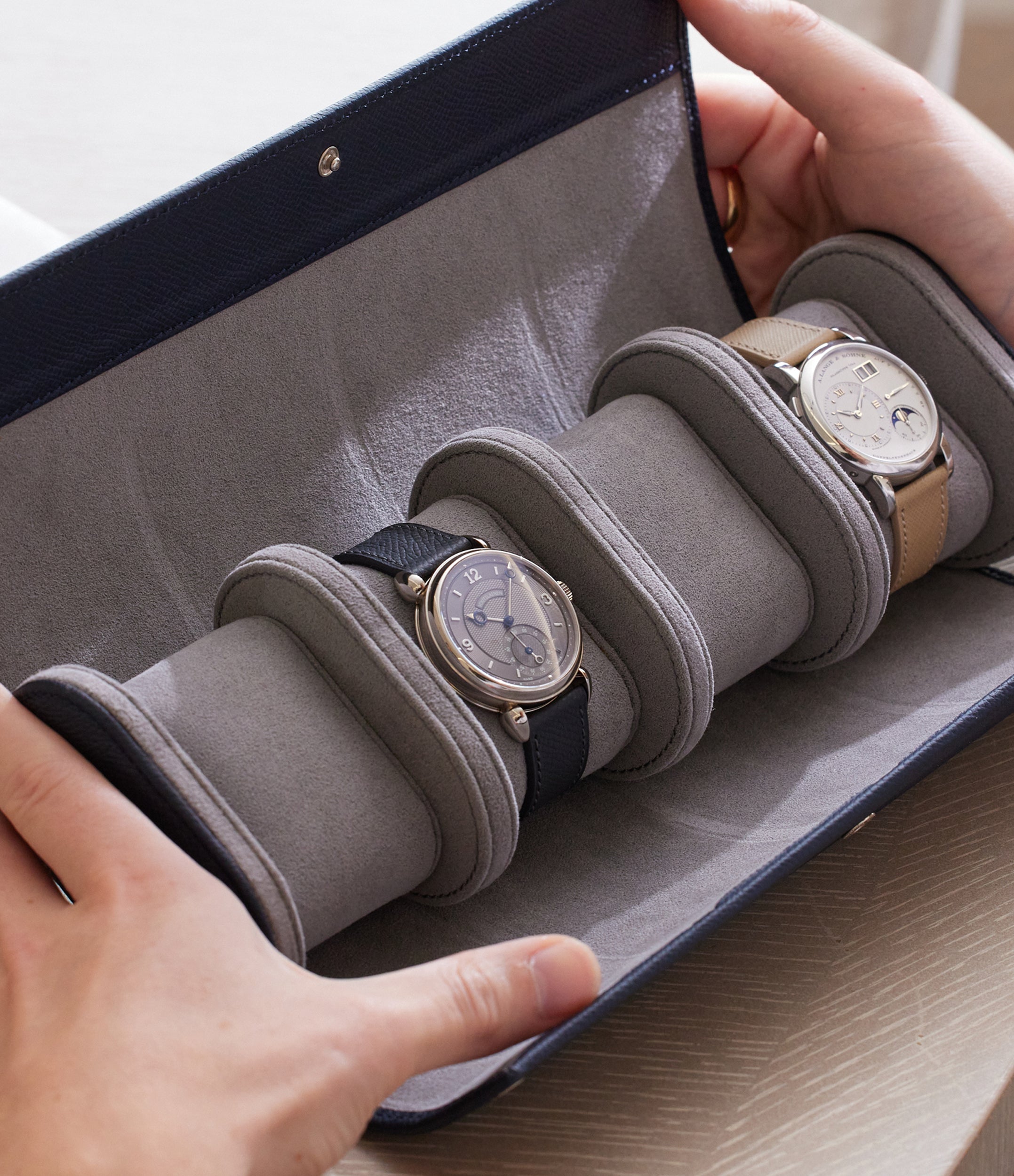 2 top watch roll