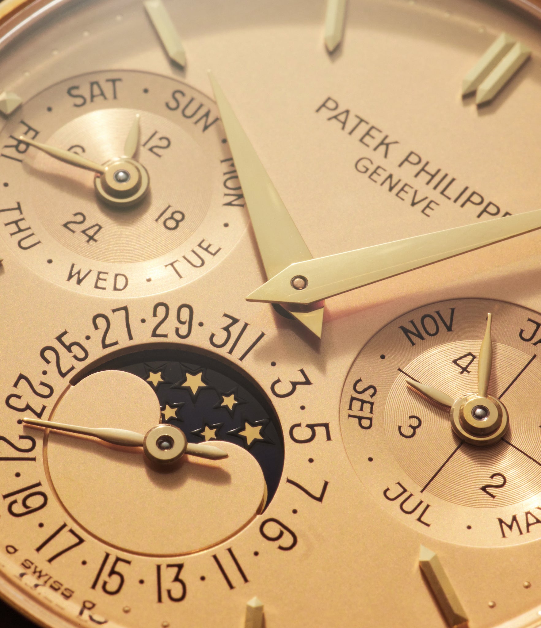 Perpetual Calendar | 3940J | doré dial | Yellow Gold Patek_Philippe_Perpetual_Calendar_doredial_3940J_yellowgold_A_Collected_Man_London_07.jpg A Collected Man london