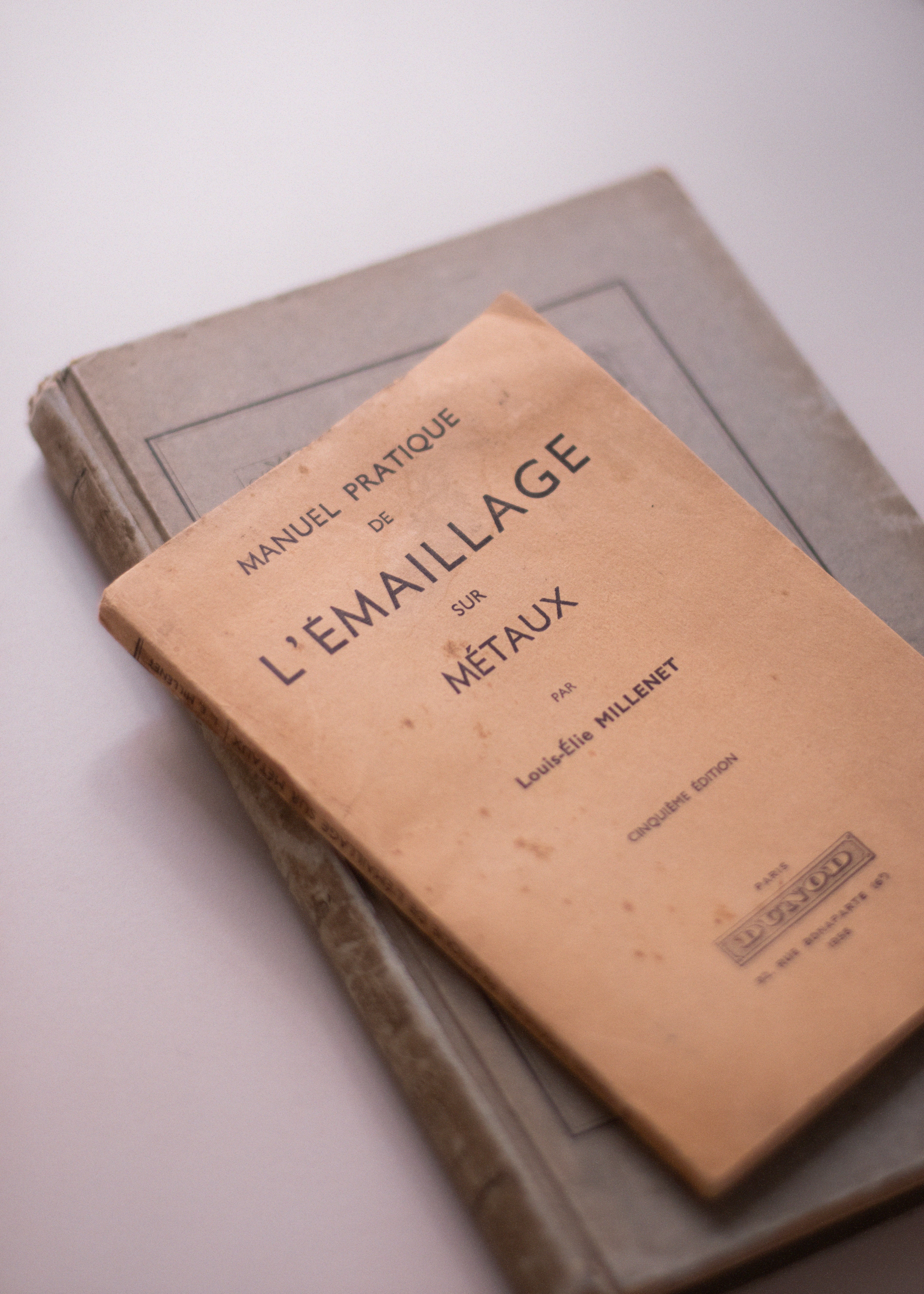 Workshop | Read In practice: Enamel dials at Émailleurs de la Cité | A Collected Man articles