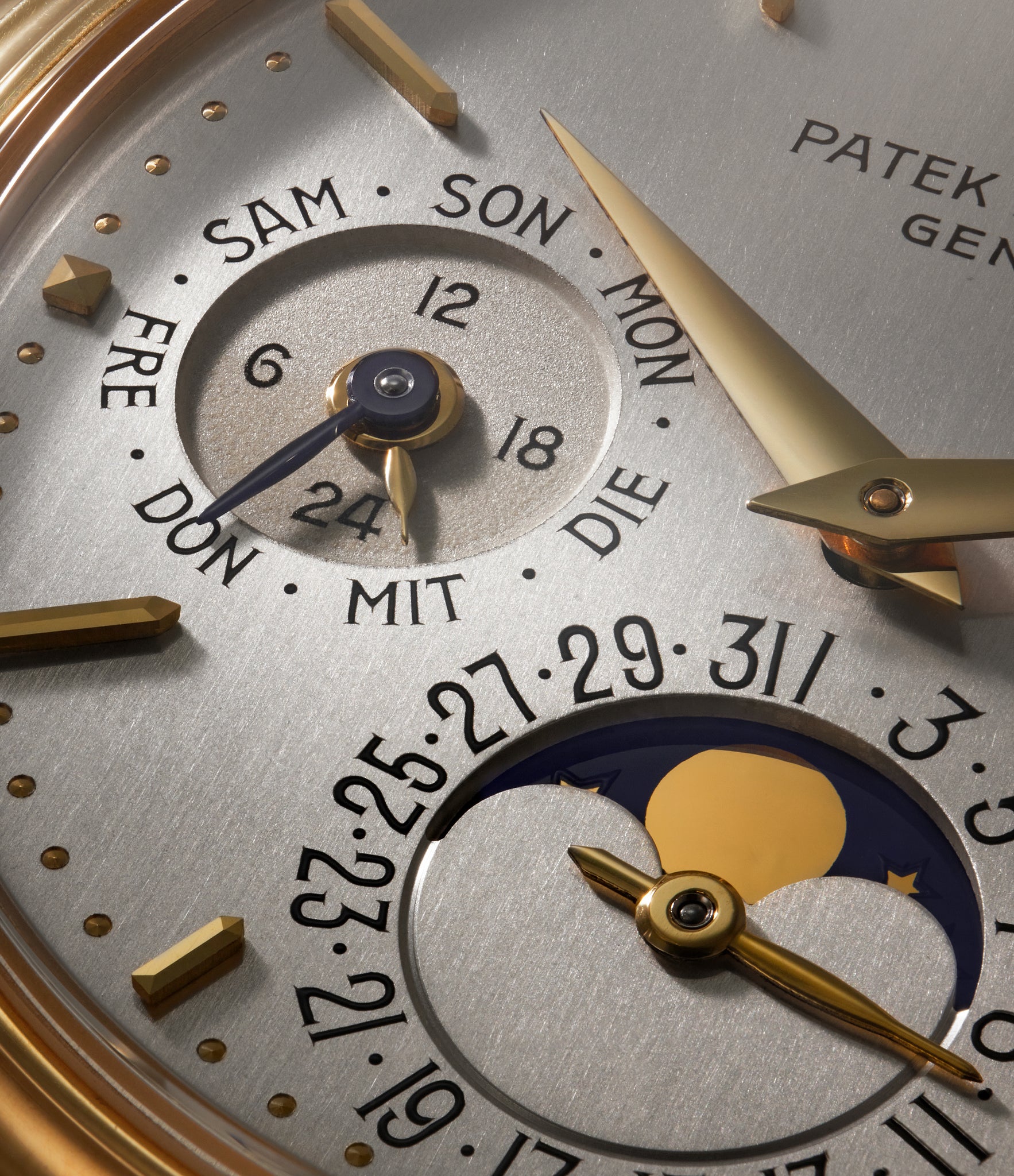 luxury rare pre-owned Patek Philippe Perpetual Calendar 3940 Yellow Gold preowned watch at A Collected Man London