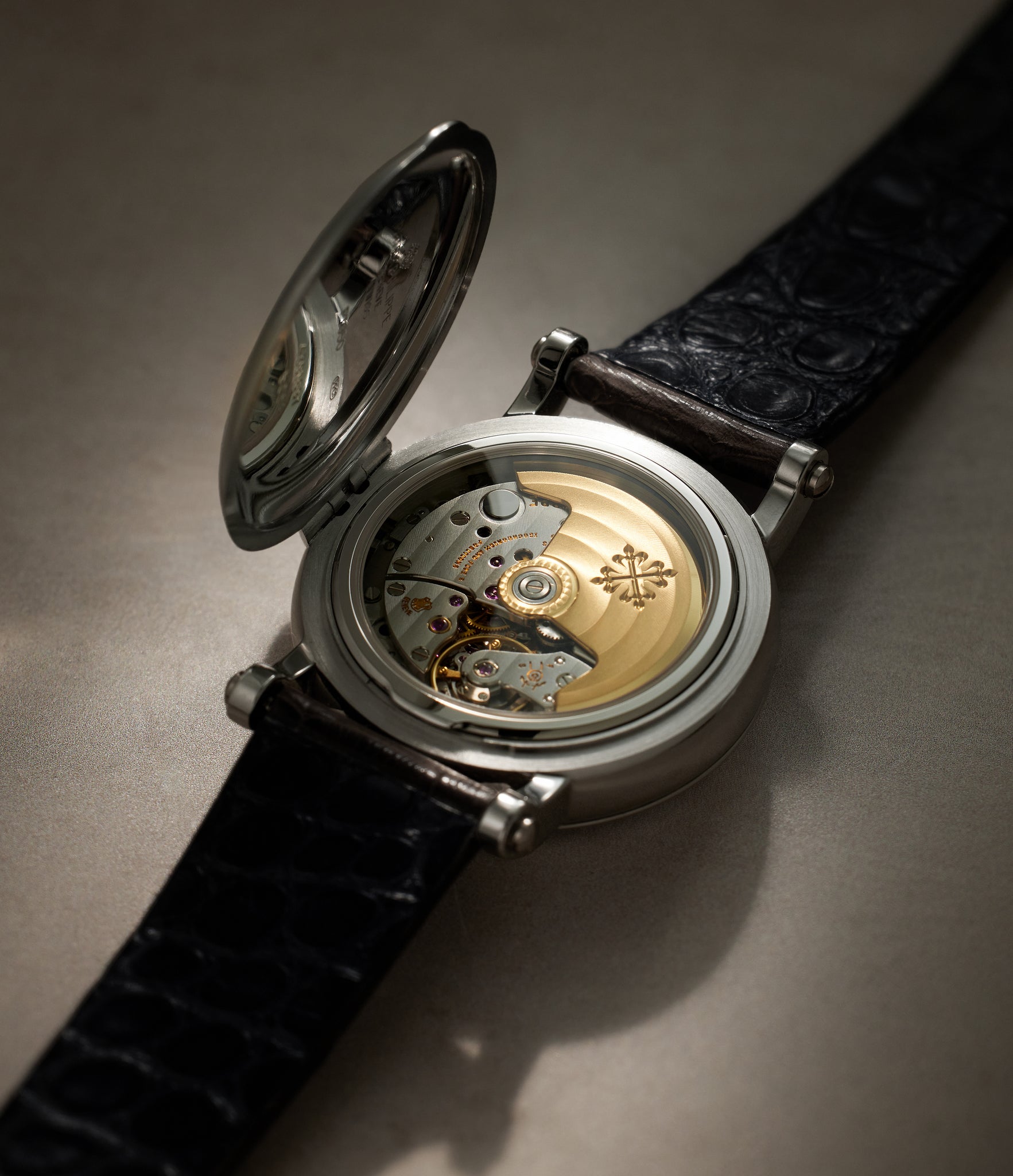 5059P | Saatchi London Edition | Platinum