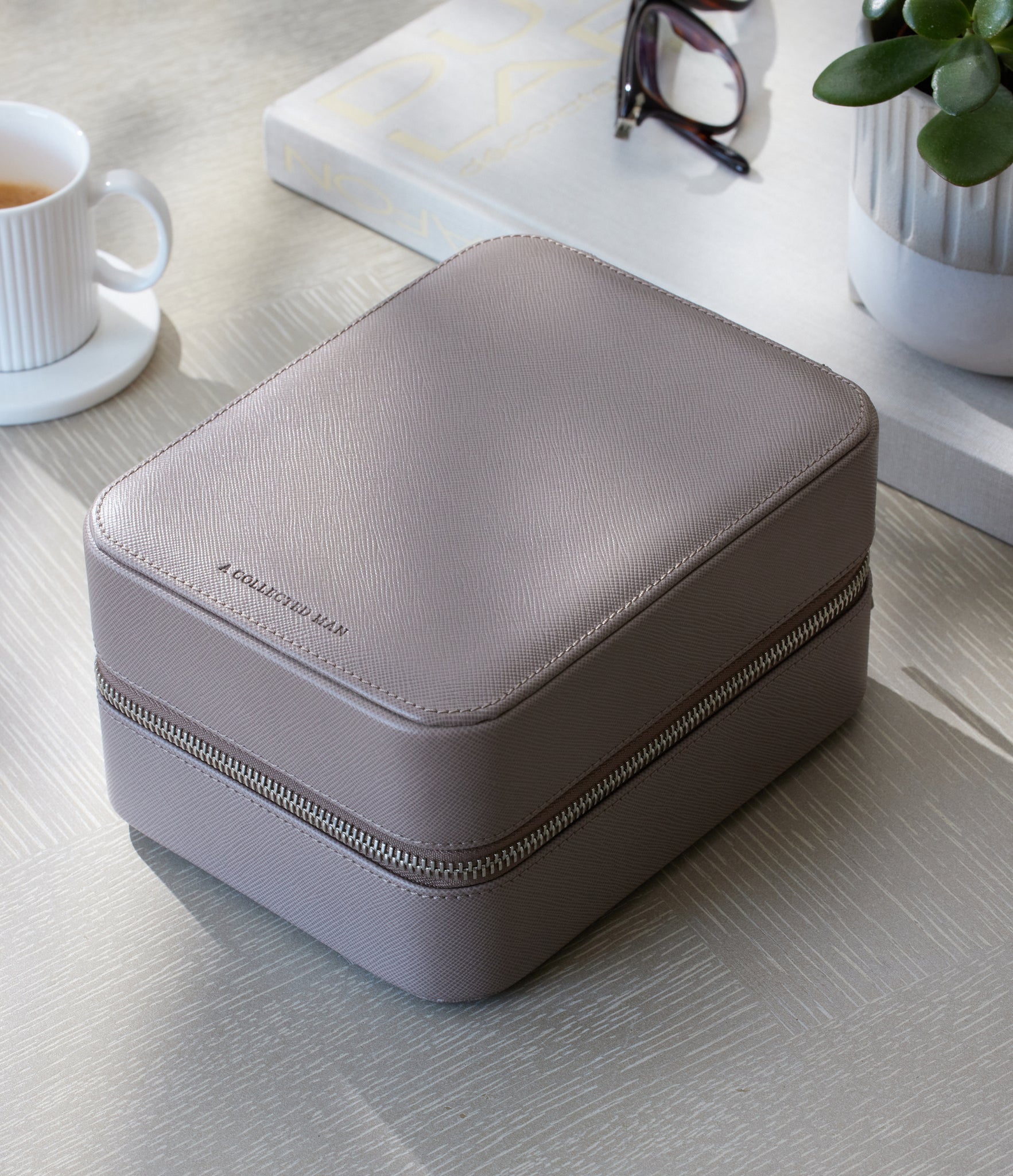 New York, four-watch box Four-watch box in fossi grey Saffiano leather | A Collected Man | Available Worldwide