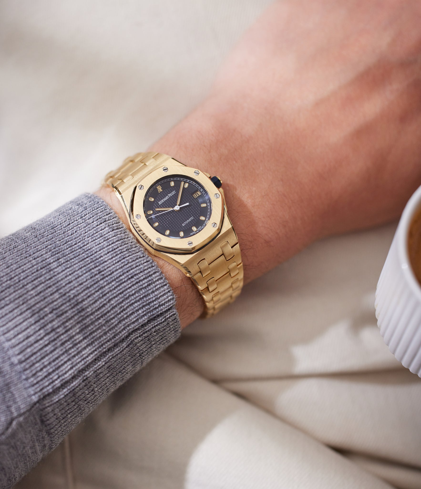 Patek philippe clearance royal oak gold