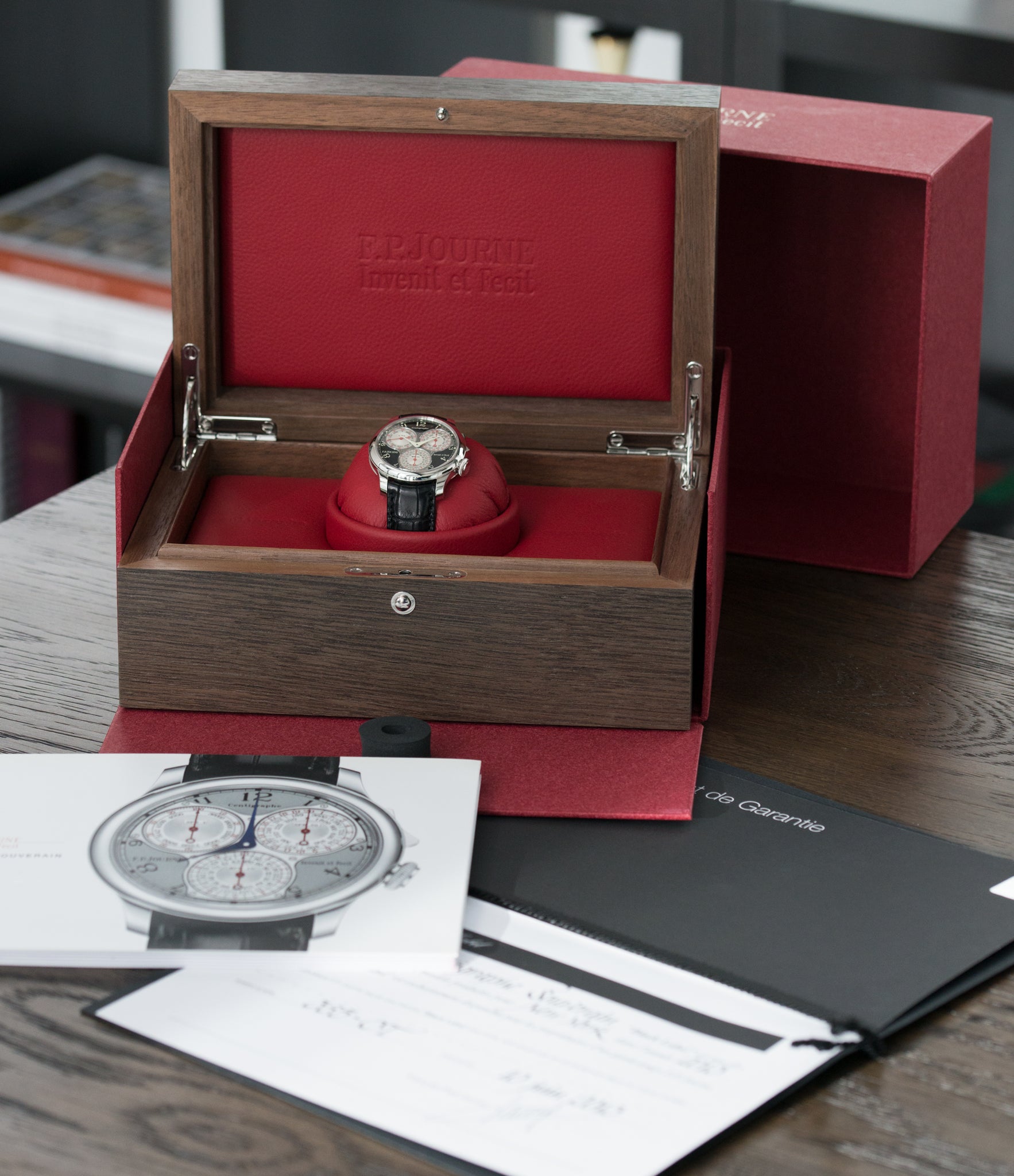 full set F. P. Journe Centigraphe Souverain Black Label 40 mm platinum pre-owned rare watch for sale online at A Collected Man London approved retailer of independent watchmakers