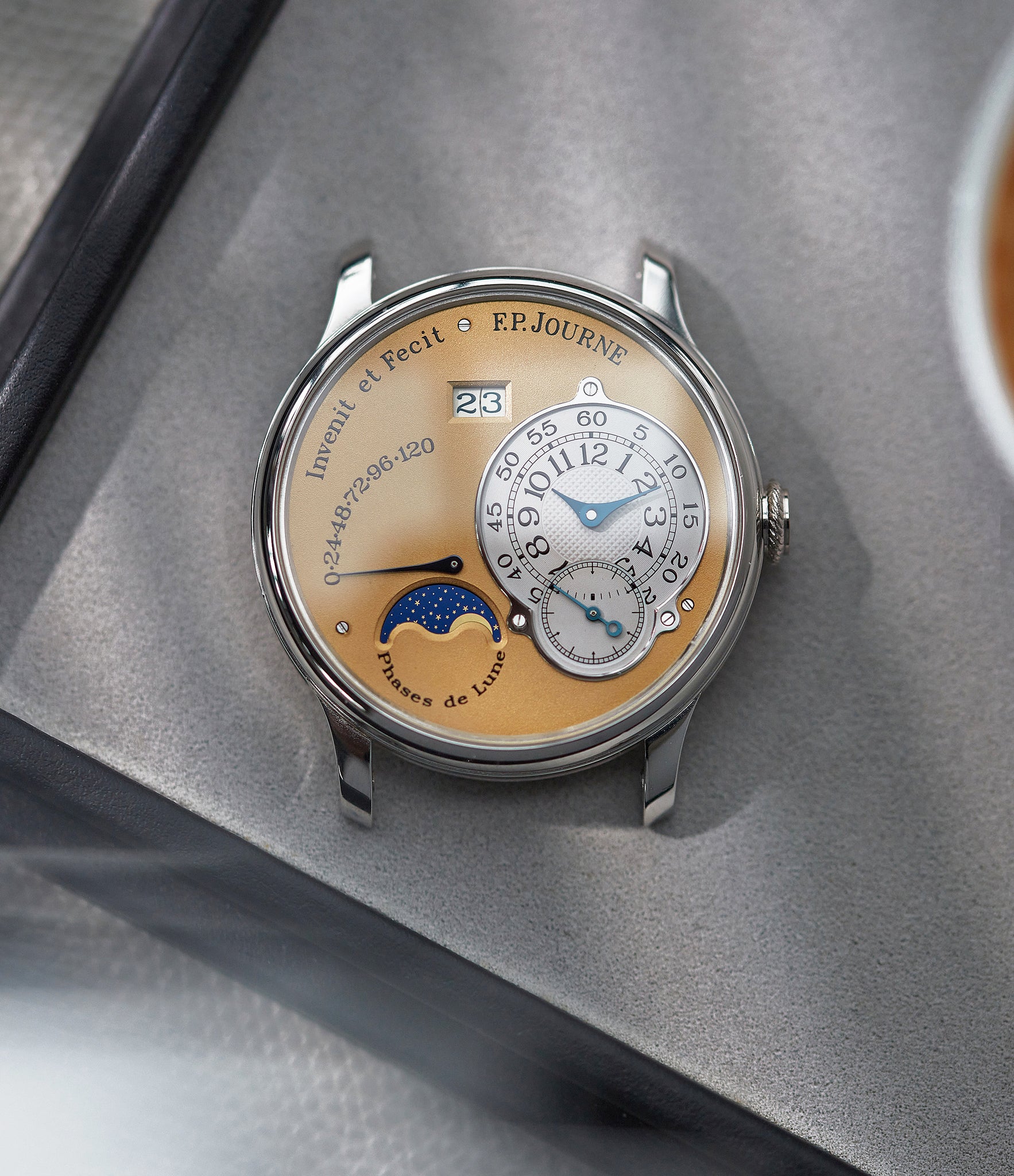Octa Lune | 38mm | Platinum