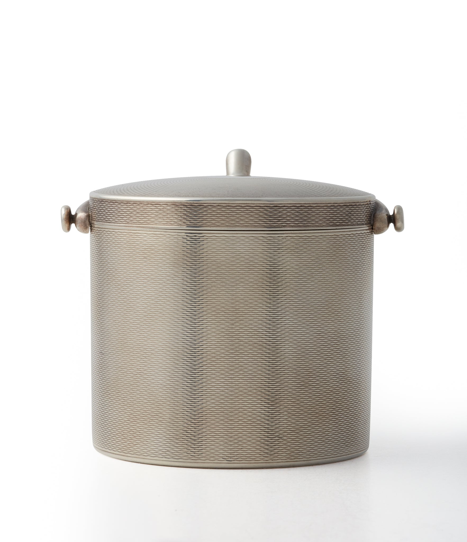 selling Hermès silver cigarette pot engine-turned motif men's collectable