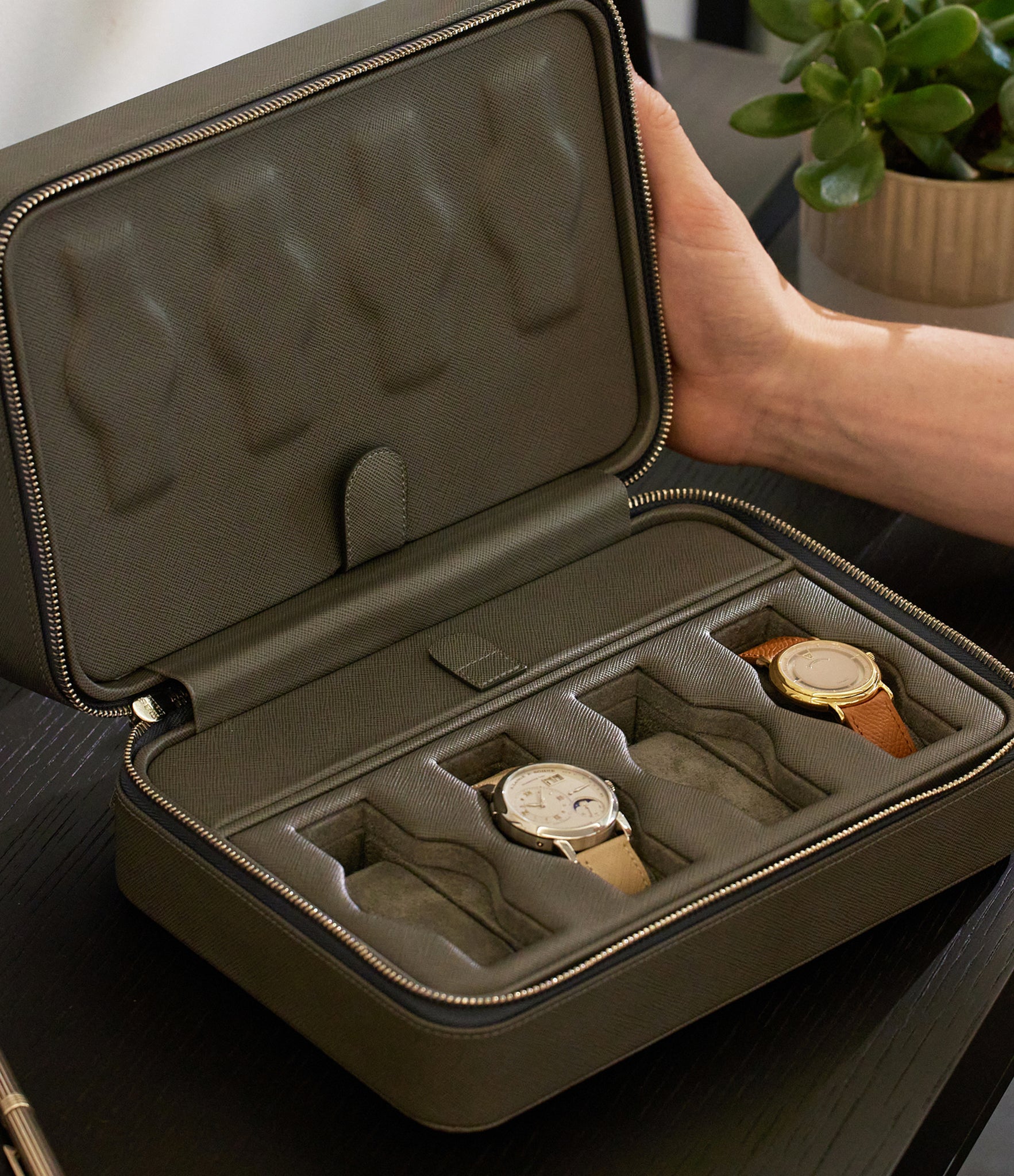 Eight watch box with compartment lava grey saffiano Buy at ACM