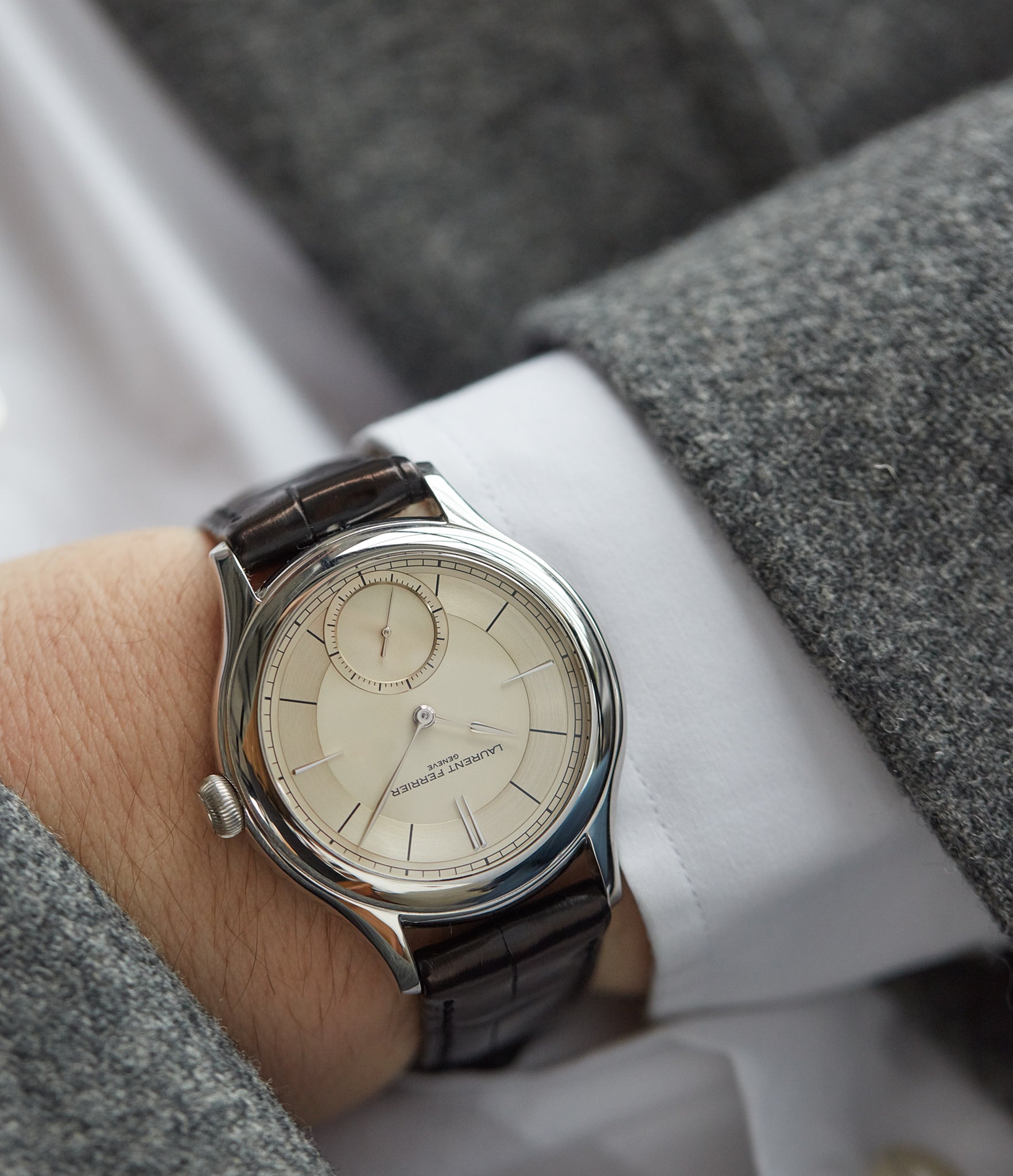 men's classic wristwatch Laurent Ferrier Galet Micro-rotor 40 mm platinum time-only dress watch from independent watchmaker for sale online at A Collected Man London UK specialist of rare watches