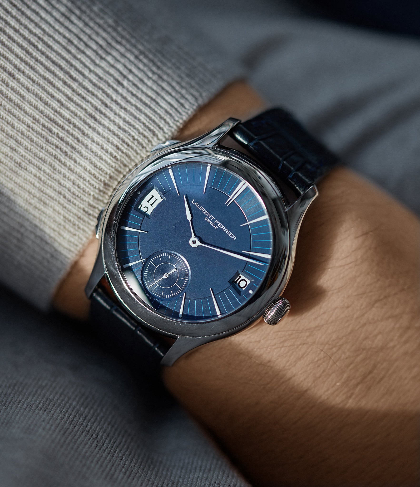 independent Swiss watchmaker Laurent Ferrier Galet Traveller Micro-rotor blue dial pre-owned watch for sale online A Collected Man London UK specialist independent watchmakers