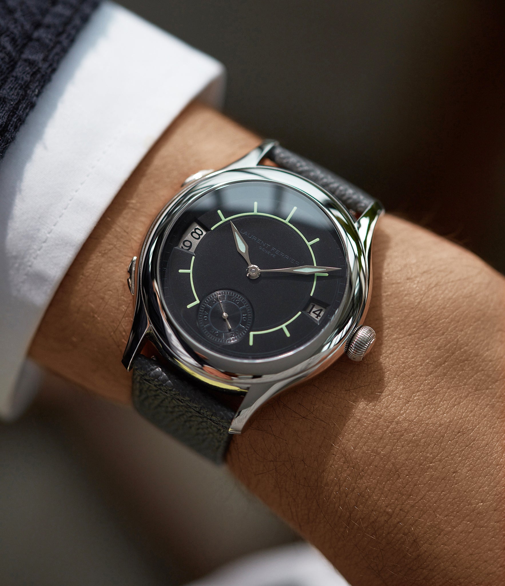 Galet Traveller Boréal LF 230.01 | Luminous Sector Dial | Steel