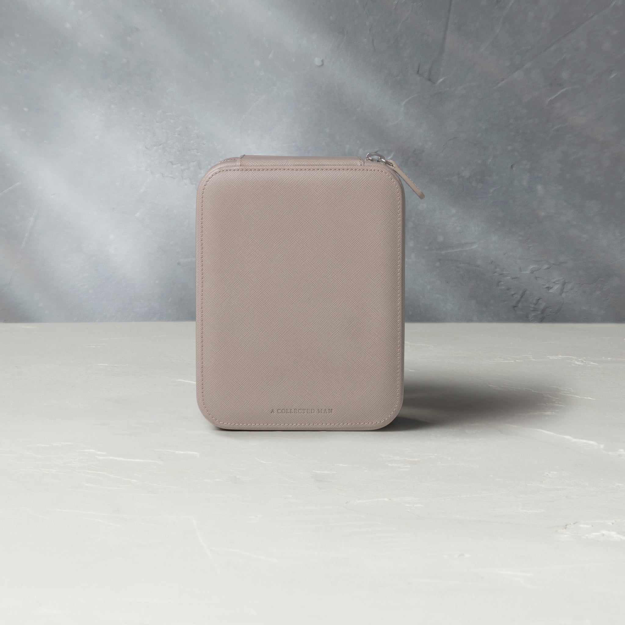 New York, four-watch box Four-watch box in fossi grey Saffiano leather | A Collected Man | Available Worldwide