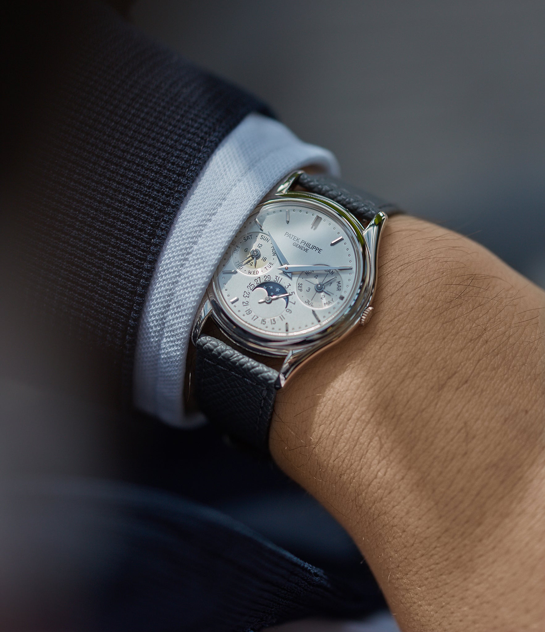 Perpetual Calendar 3940G | Grey Gold