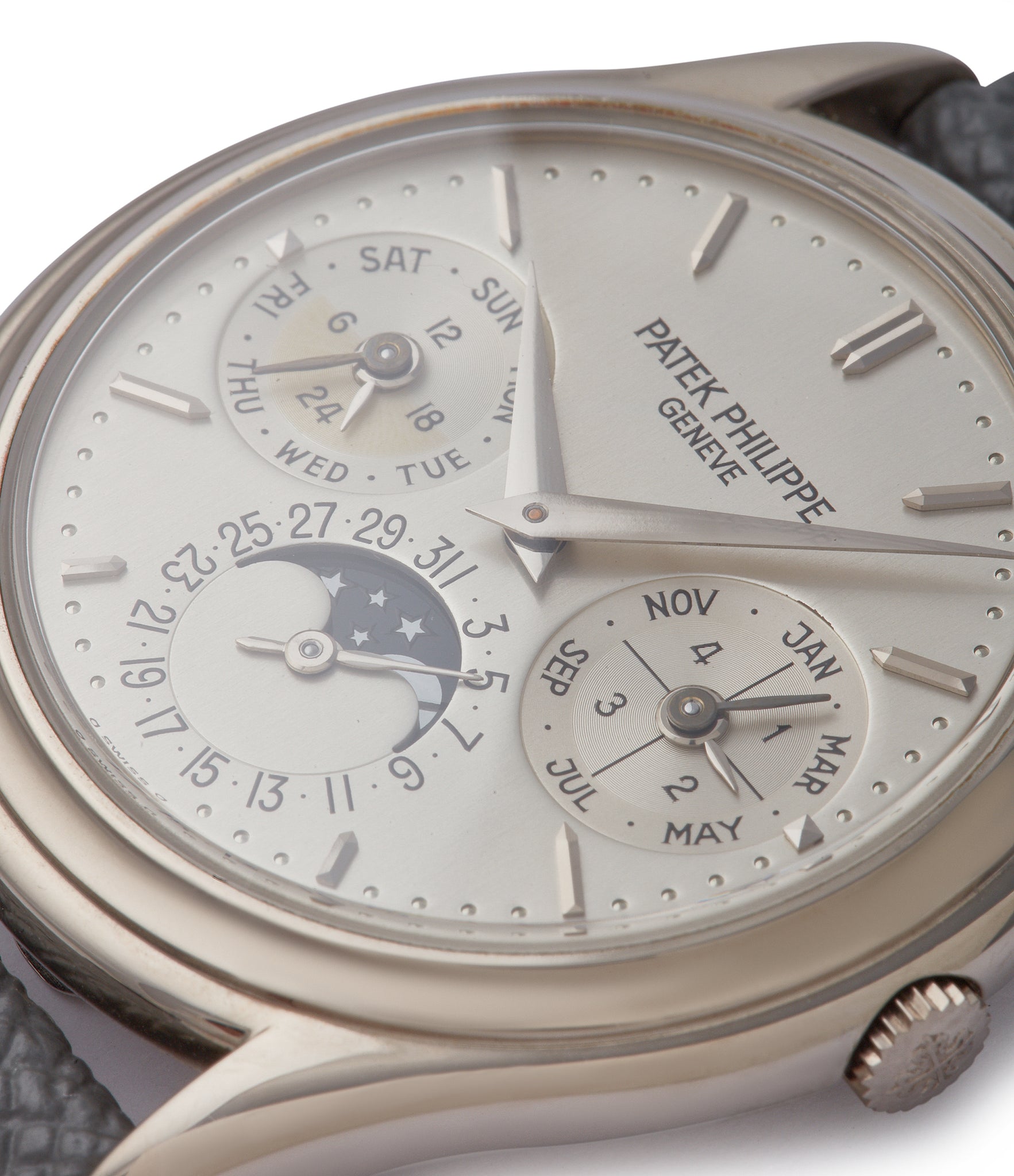 Perpetual Calendar 3940G | Grey Gold