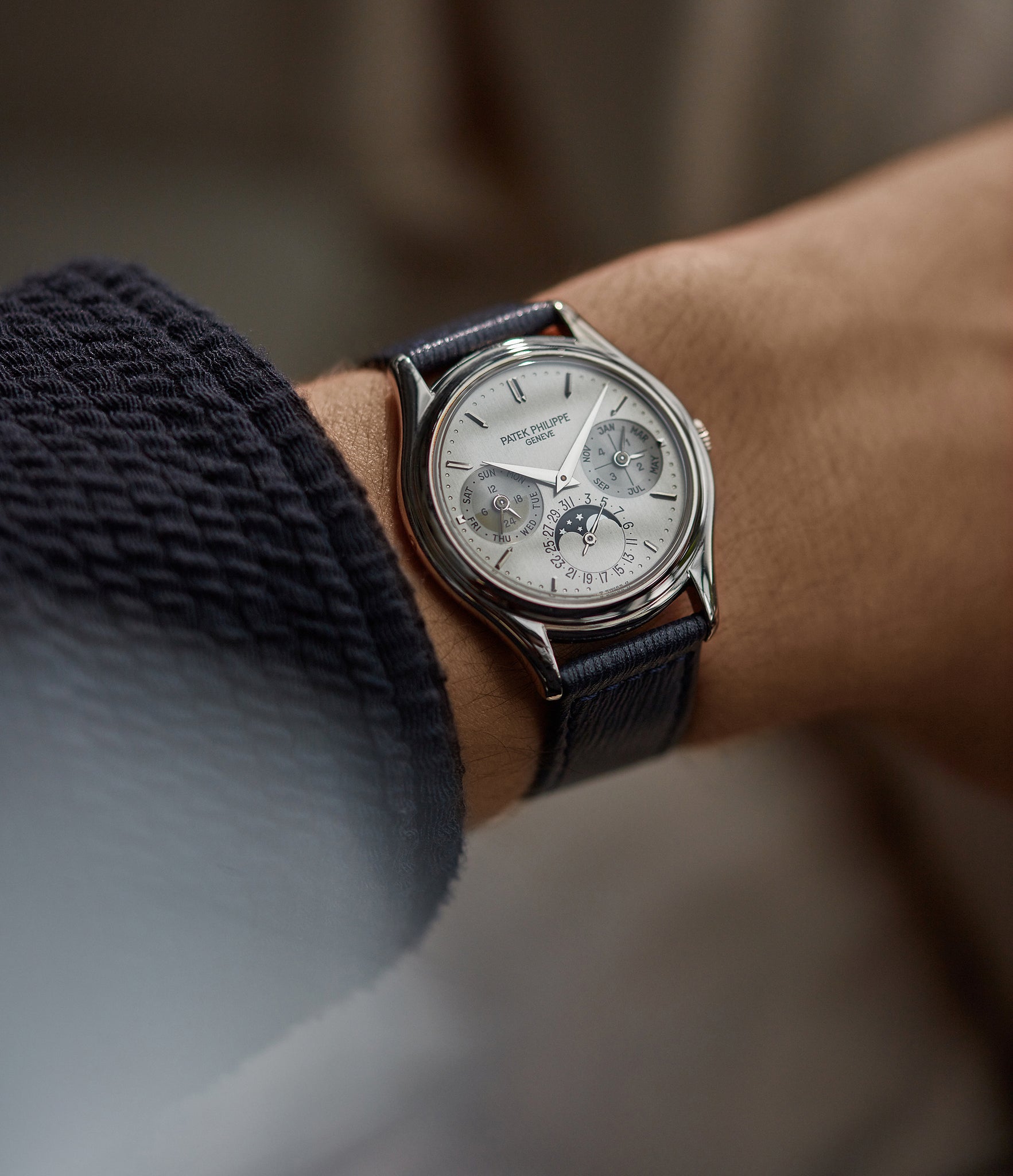 Perpetual Calendar 3940G | Grey Gold