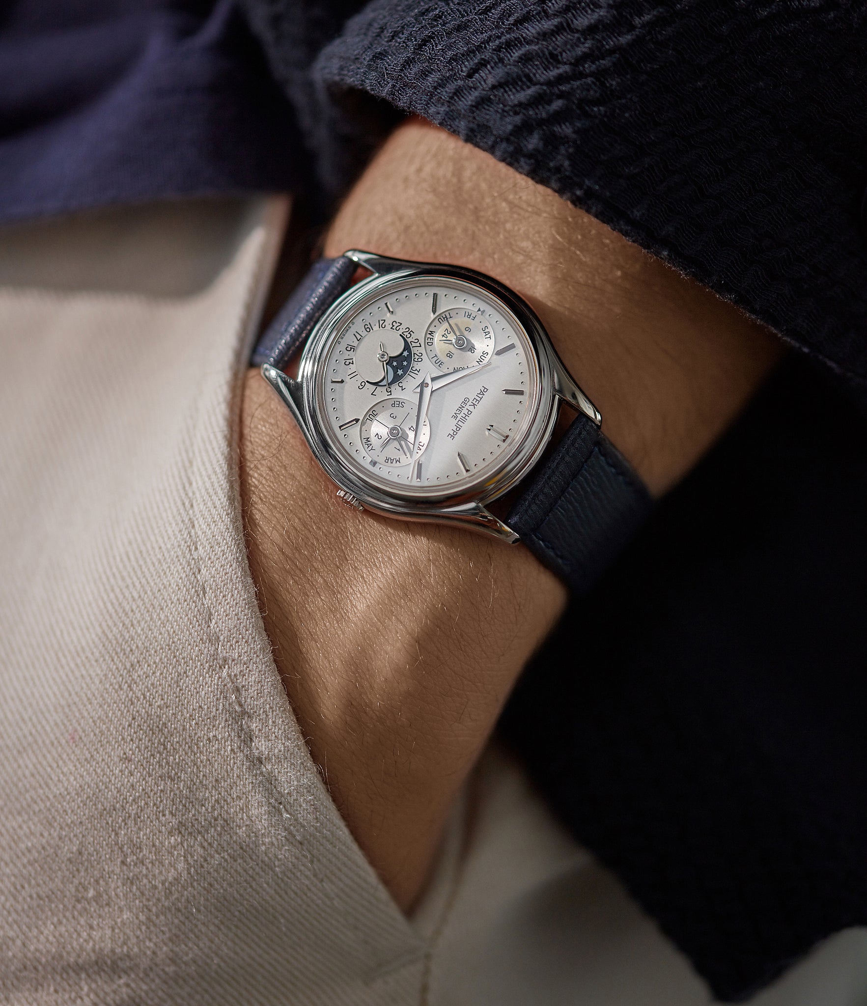 Perpetual Calendar 3940G | Grey Gold