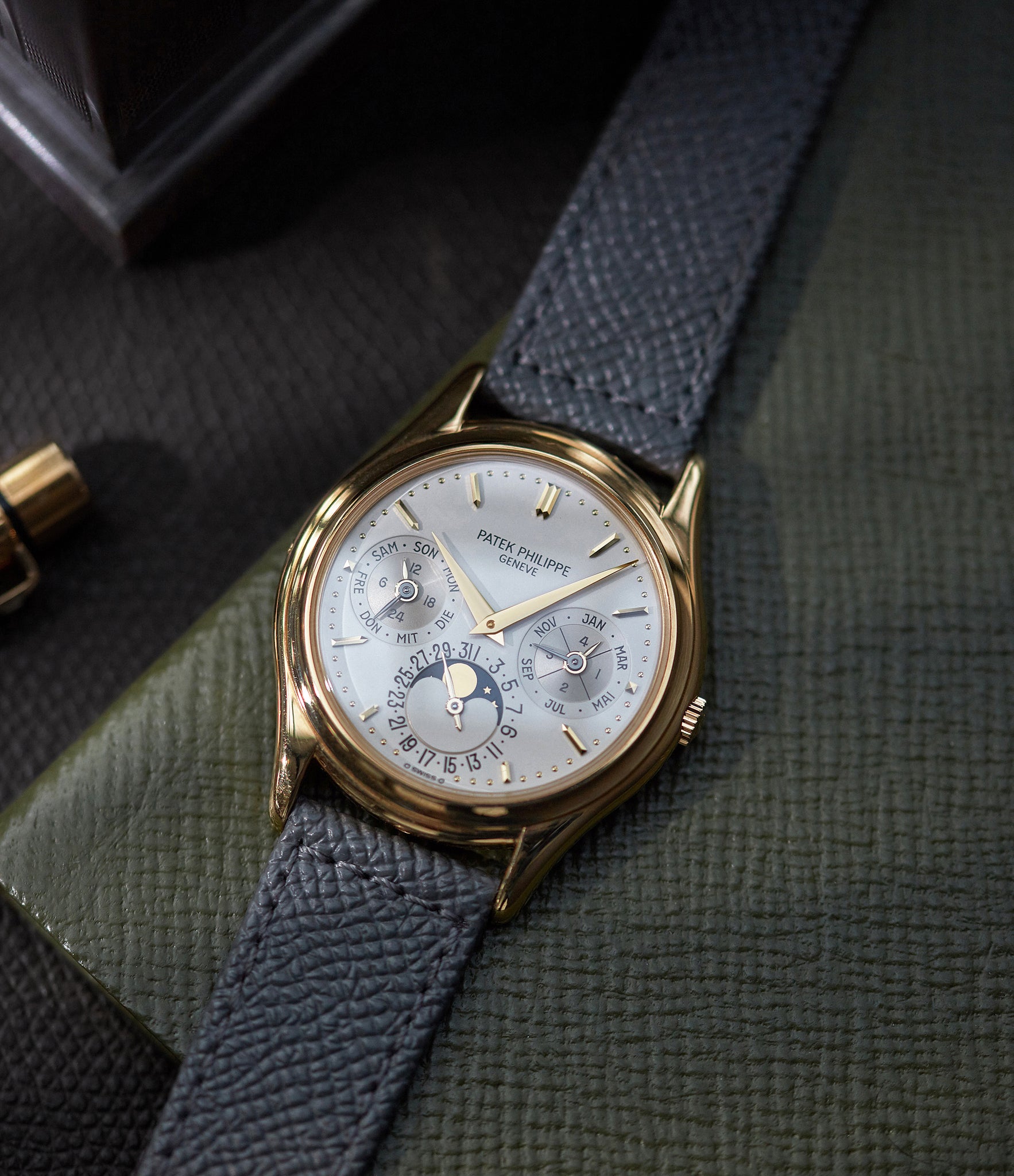 3940J | Perpetual Calendar | The "X" | Yellow Gold