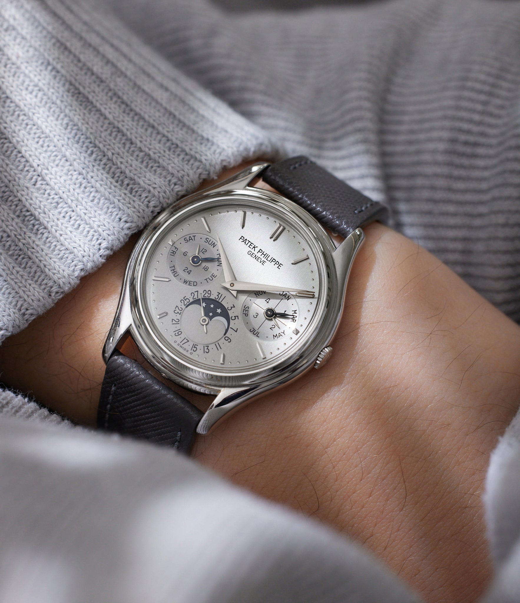 3940P | Platinum | Buy rare Patek Philippe – A COLLECTED MAN