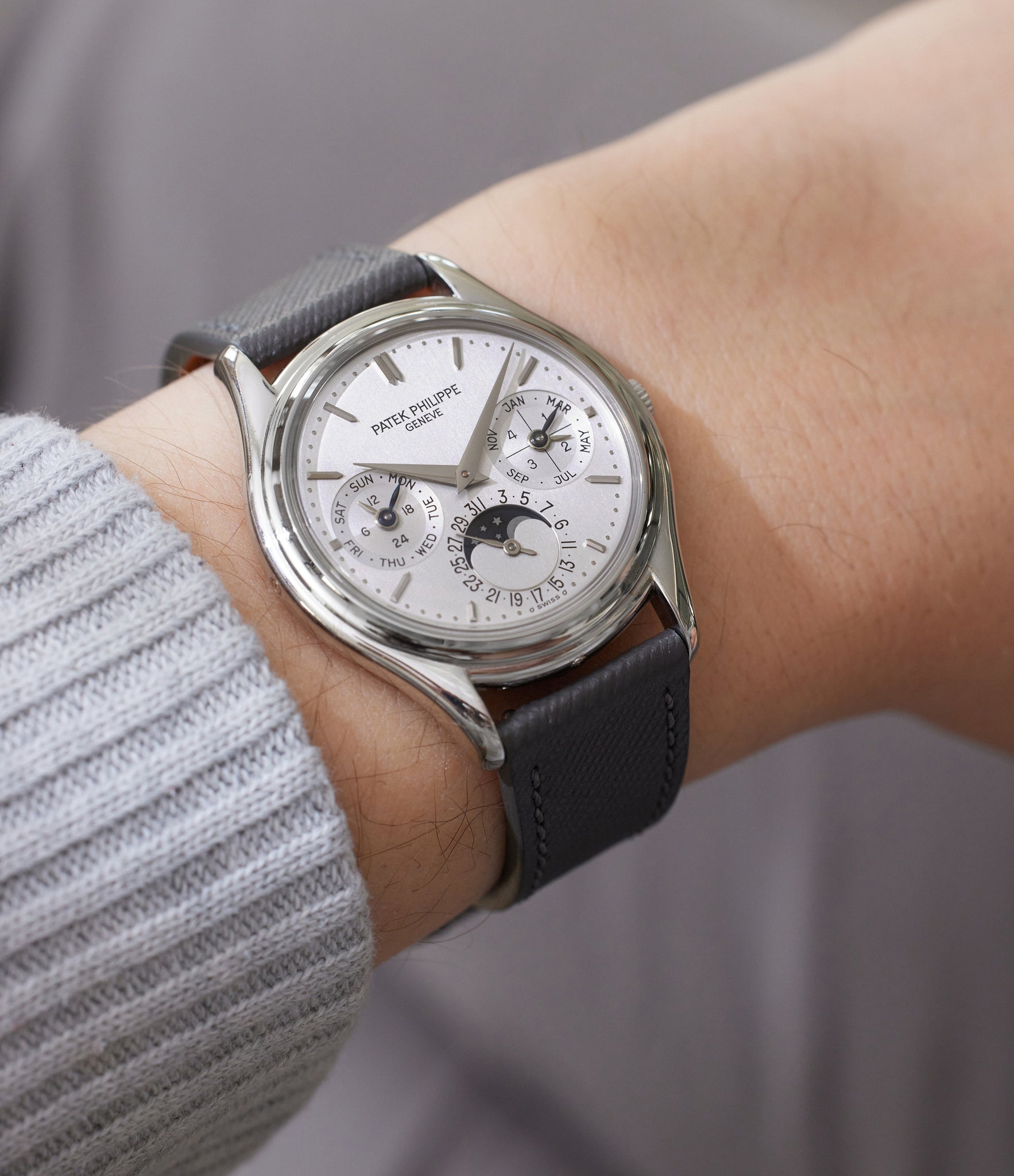 3940P | Platinum | Buy rare Patek Philippe – A COLLECTED MAN