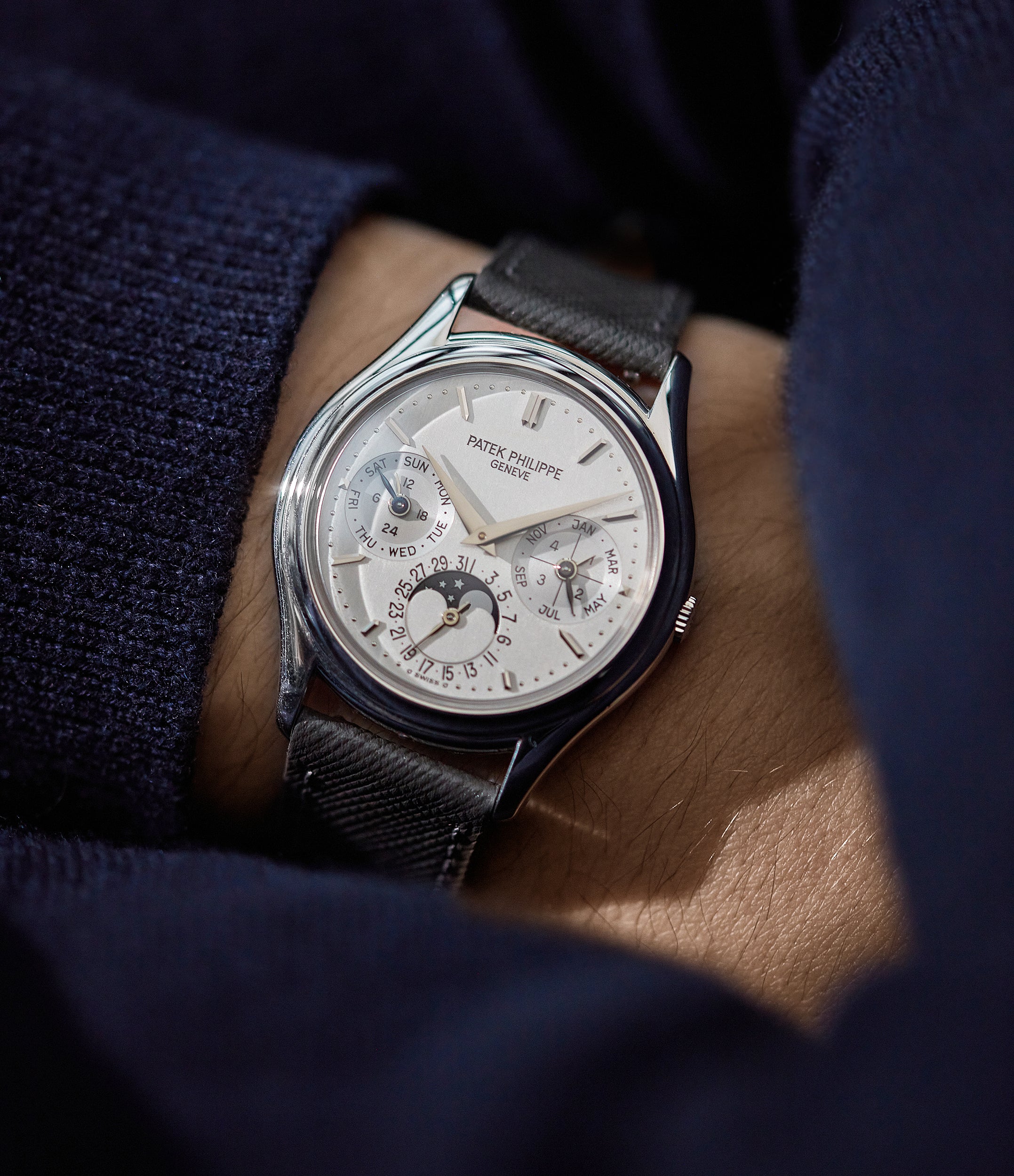 Patek Philippe 3940P | Buy pre-owned Patek Philippe Perpetual Calendar ...