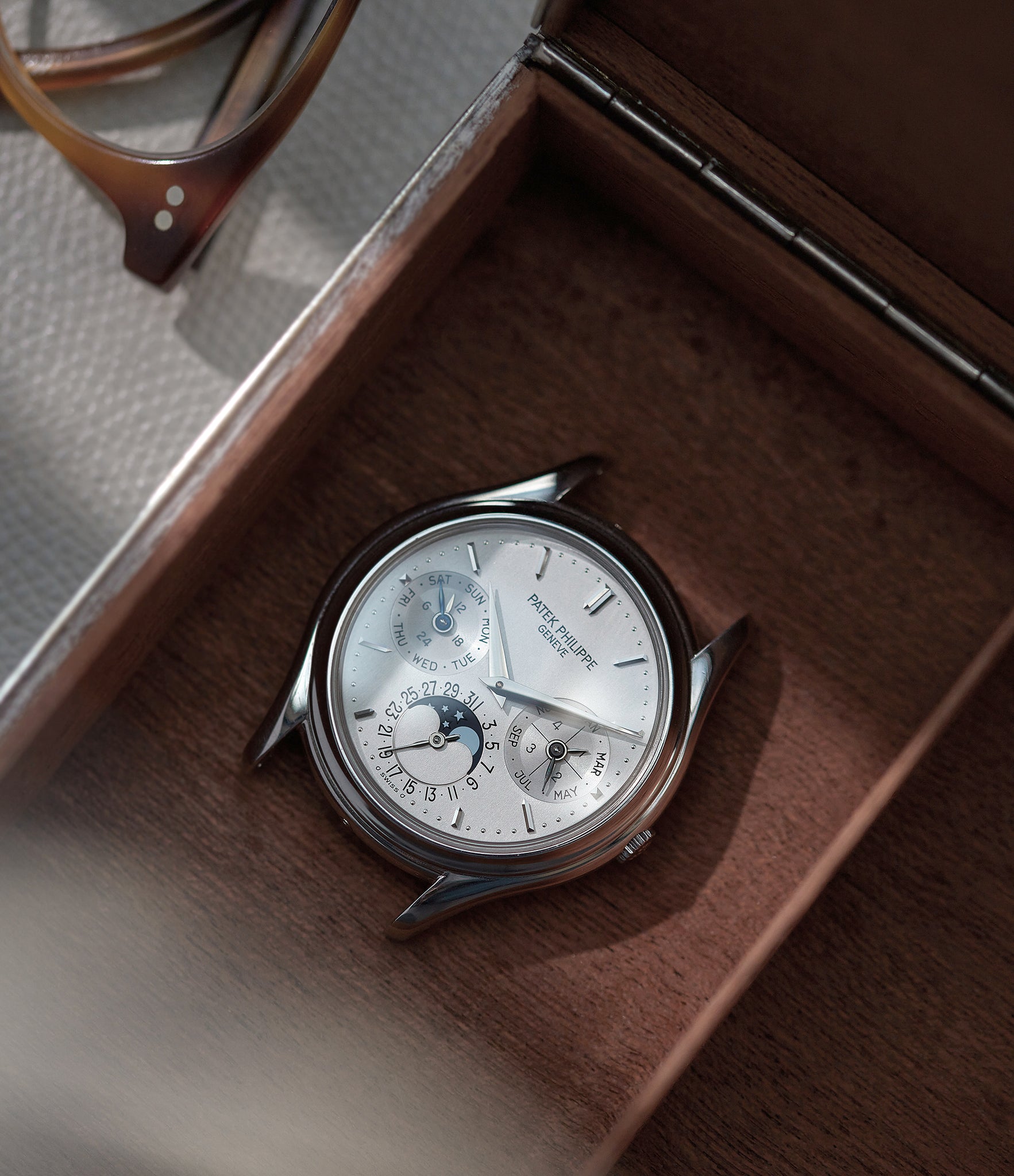 Patek Philippe 3940P | Buy pre-owned Patek Philippe Perpetual Calendar ...