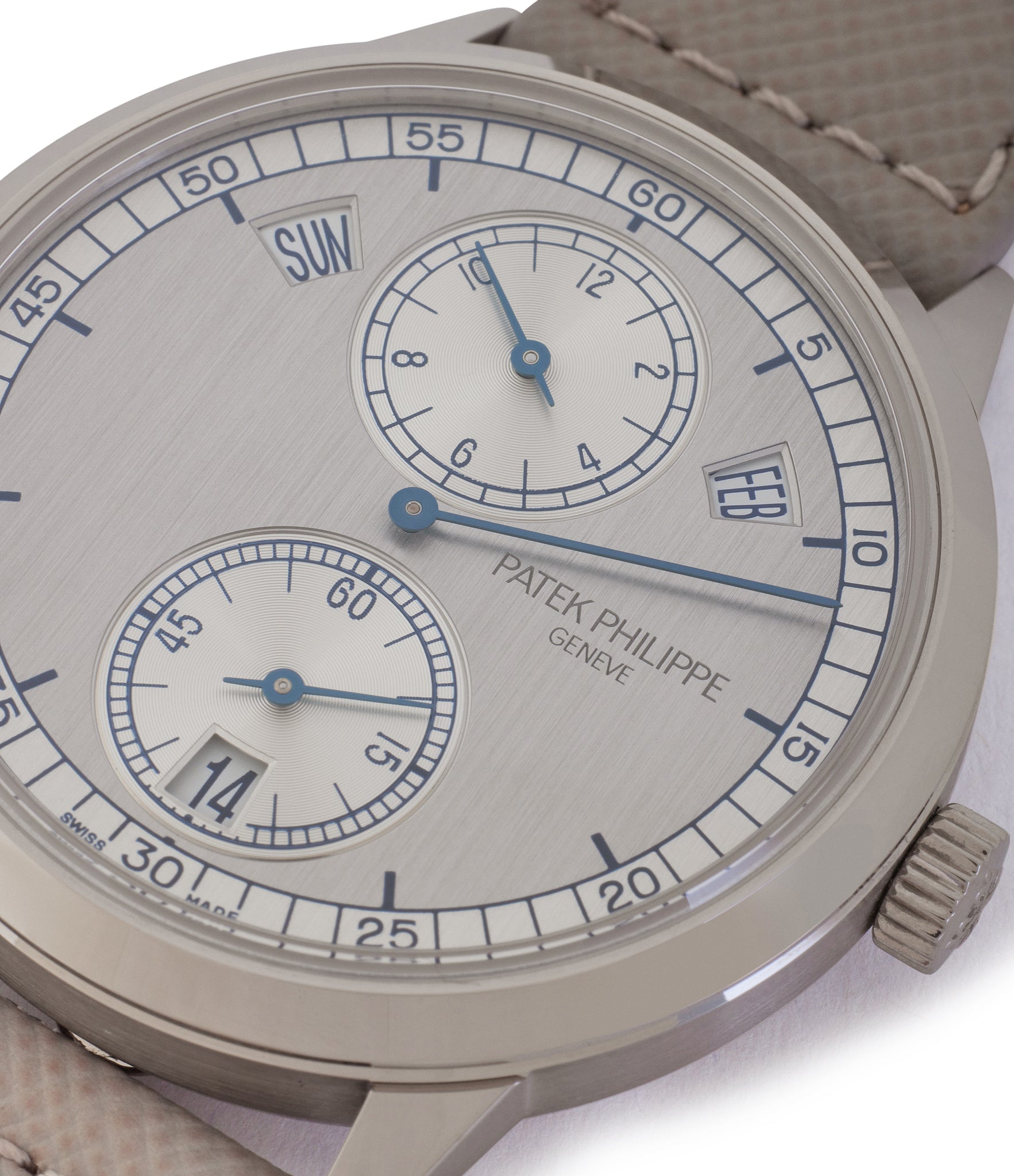 Annual Calendar | Regulator 5235G | White Gold