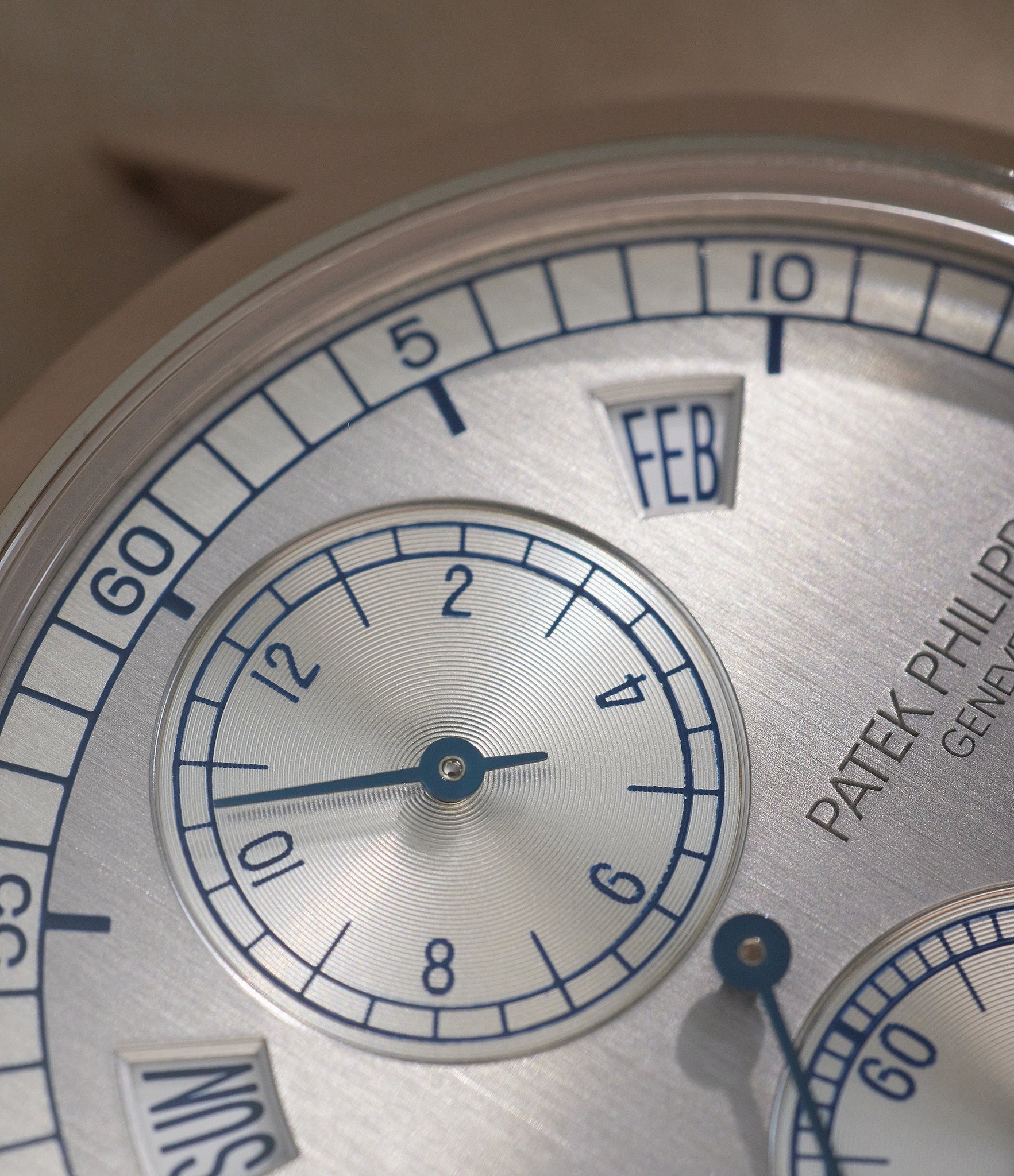 Annual Calendar | Regulator 5235G | White Gold