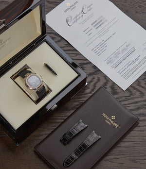 Nautilus Moon Phase | 5712G | White Gold