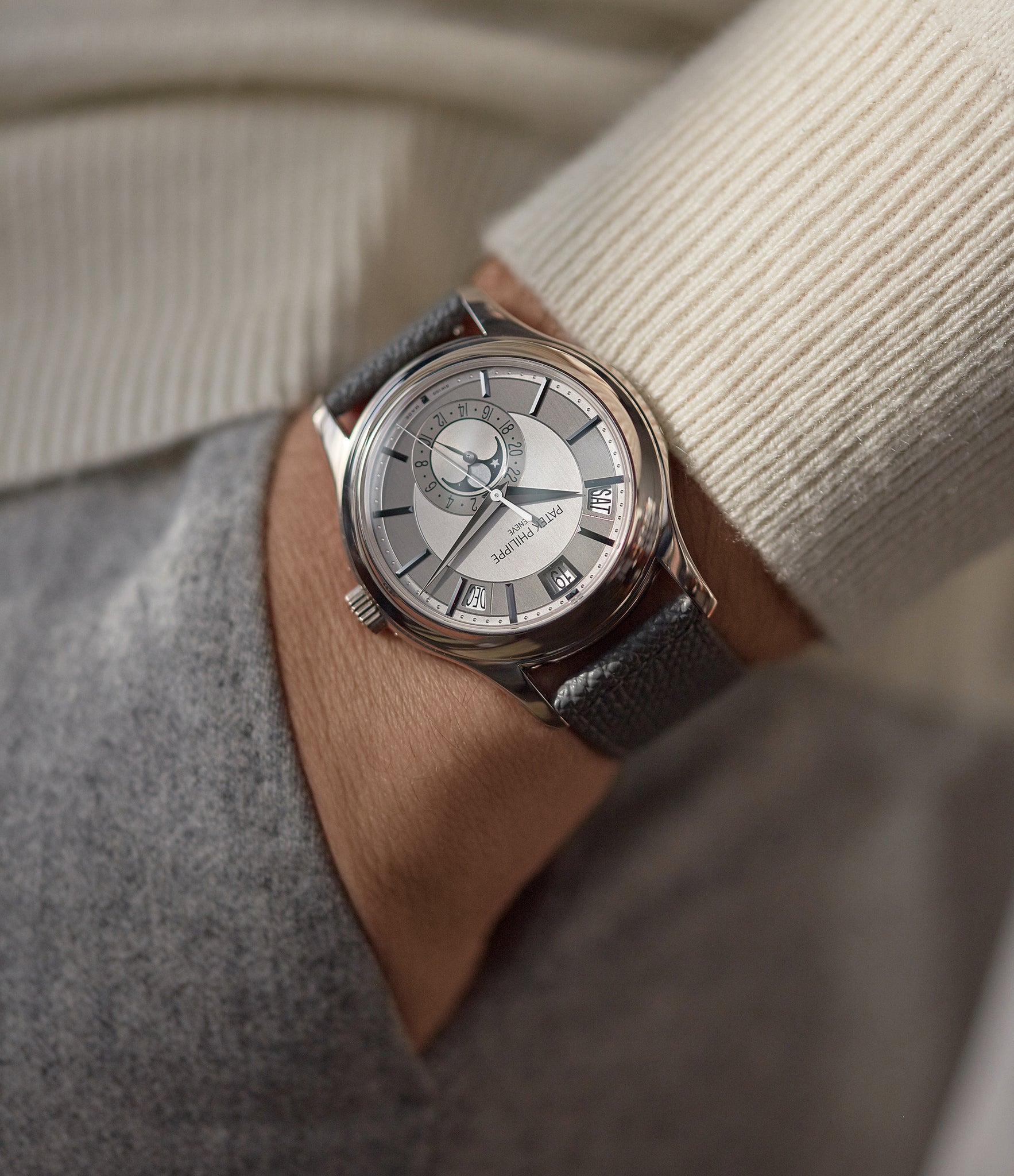 5205G-001 | Annual Calendar | White Gold