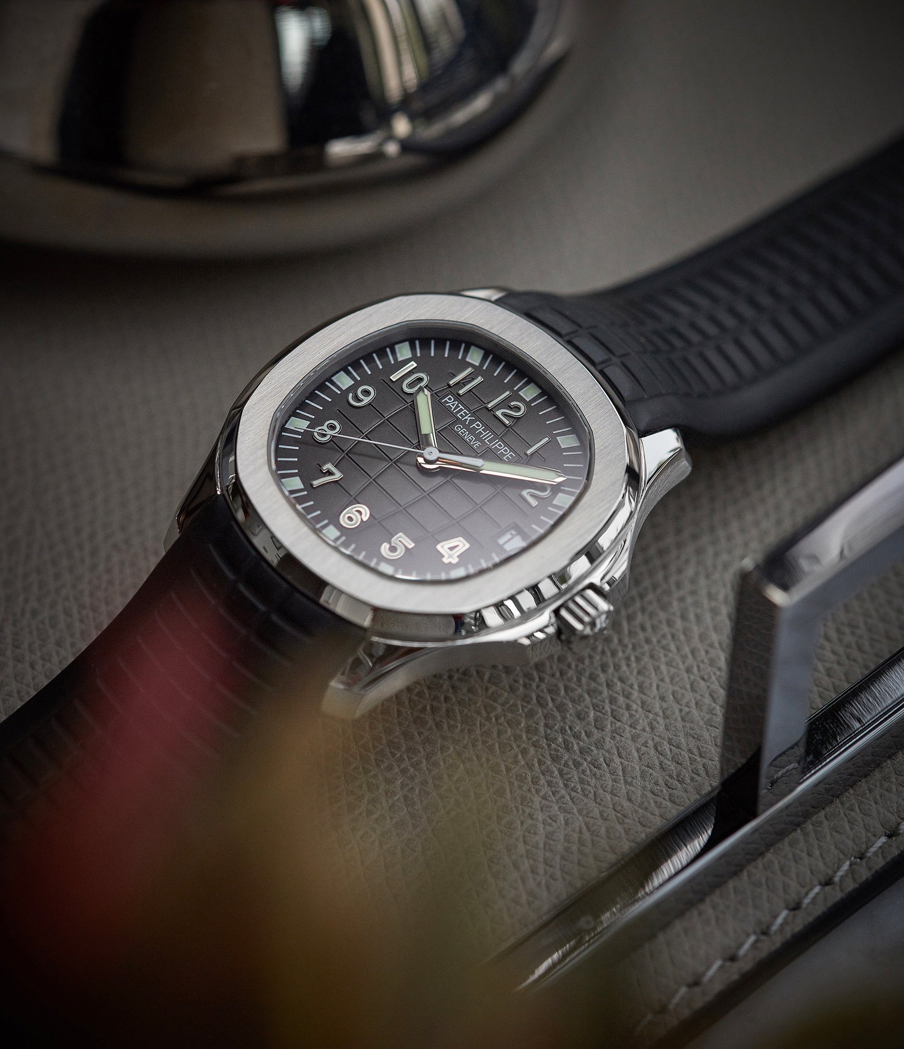 shop pre-owned Patek Philippe Aquanaut 5165A-001 pre-owned steel 38mm sports dress watch for sale online A Collected Man London UK specialist of rare watches