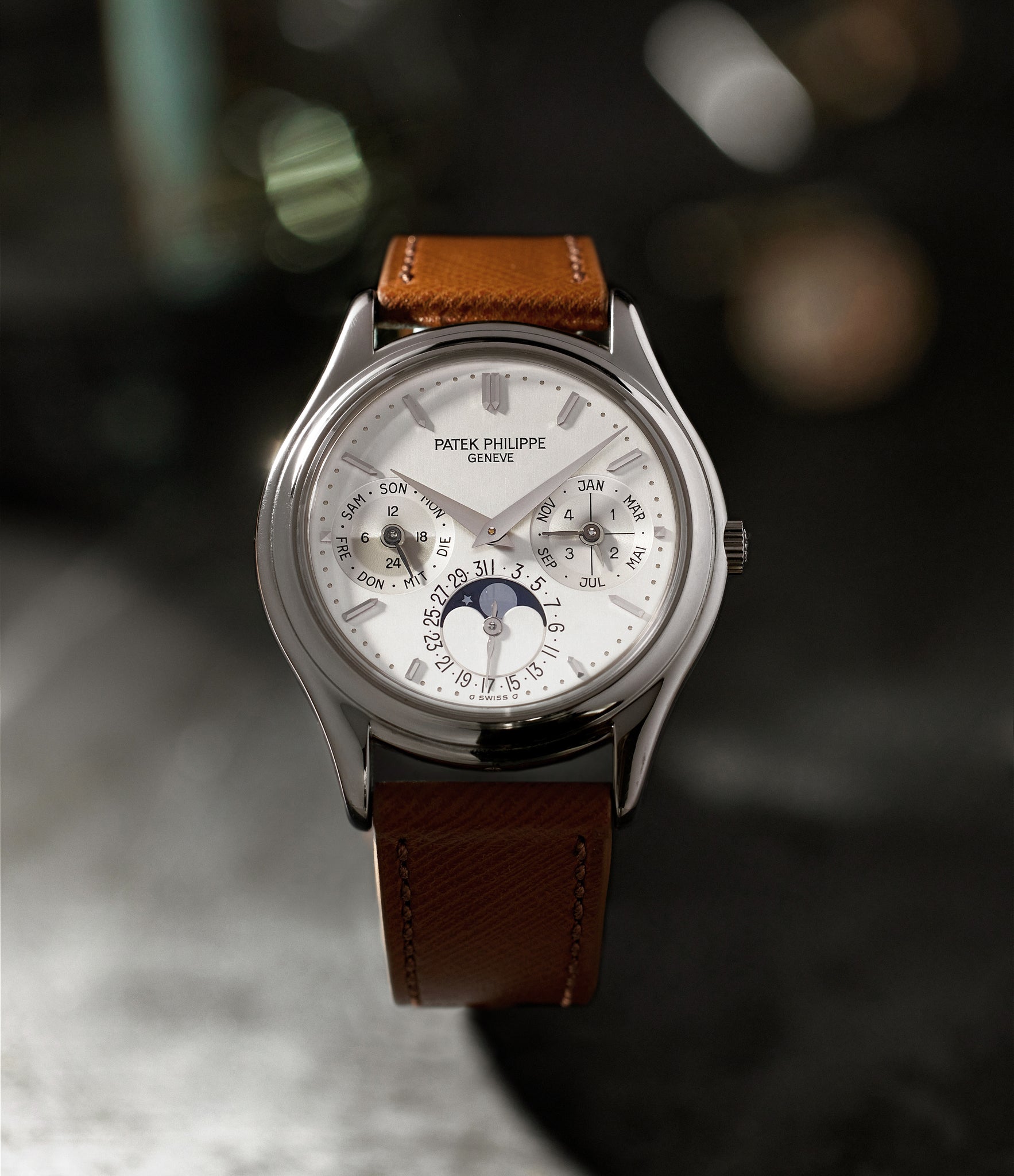 luxury rare pre-owned Patek Philippe Perpetual Calendar 3940G-017 White Gold preowned watch at A Collected Man London