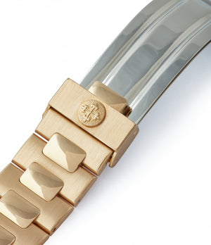 selling Patek Philippe Nautilus 3800-001 A Collected Man signed clasp