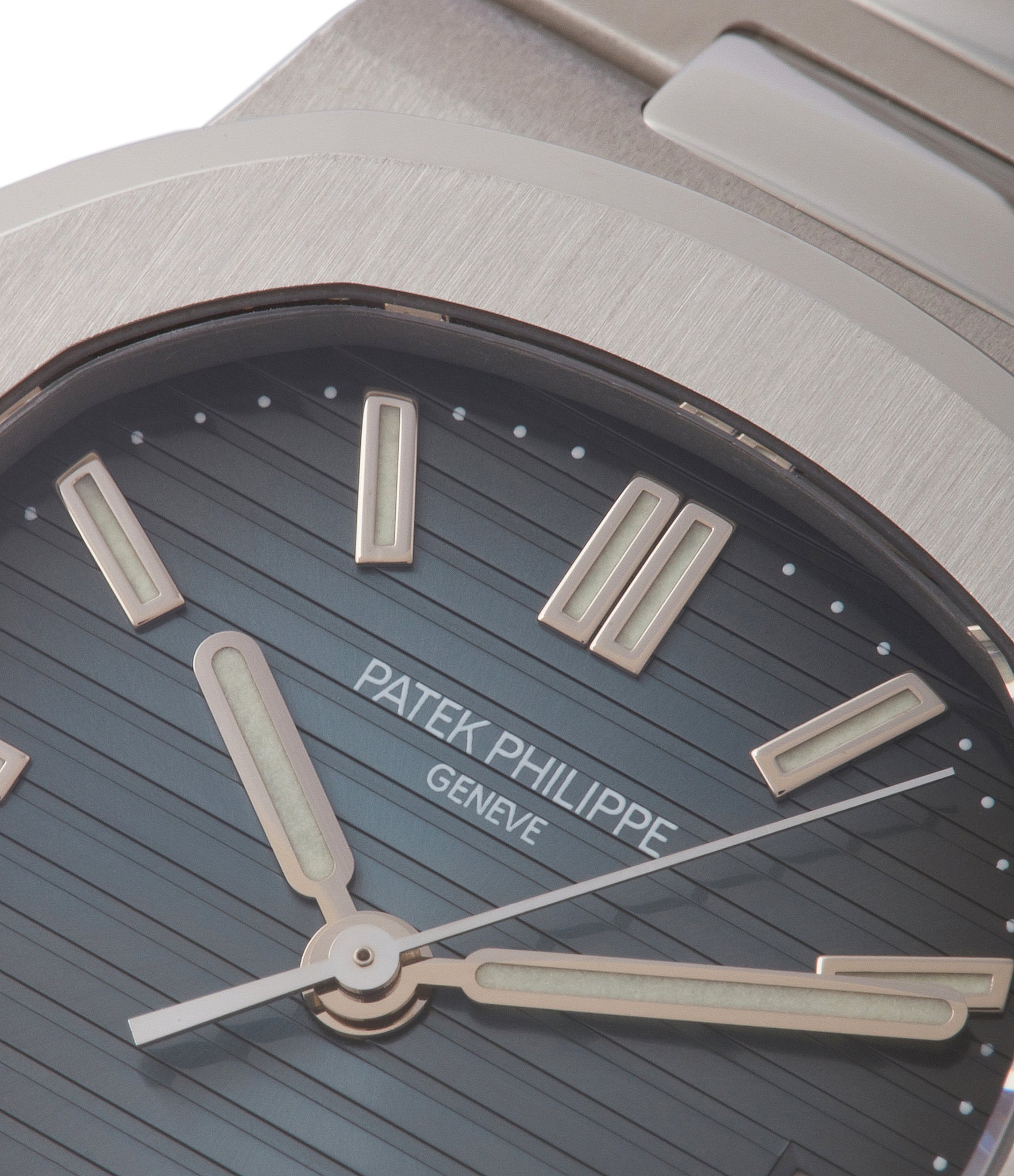 The ‘ridged’ blue dial includes all the traditional indications of a time-only watch, with applied hour-markers and Nautilus hands (with luminescent inserts)