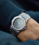 The 5800 marked the return of the mid-size Nautilus, previously discontinued in the early 00s (as the ref. 3800)