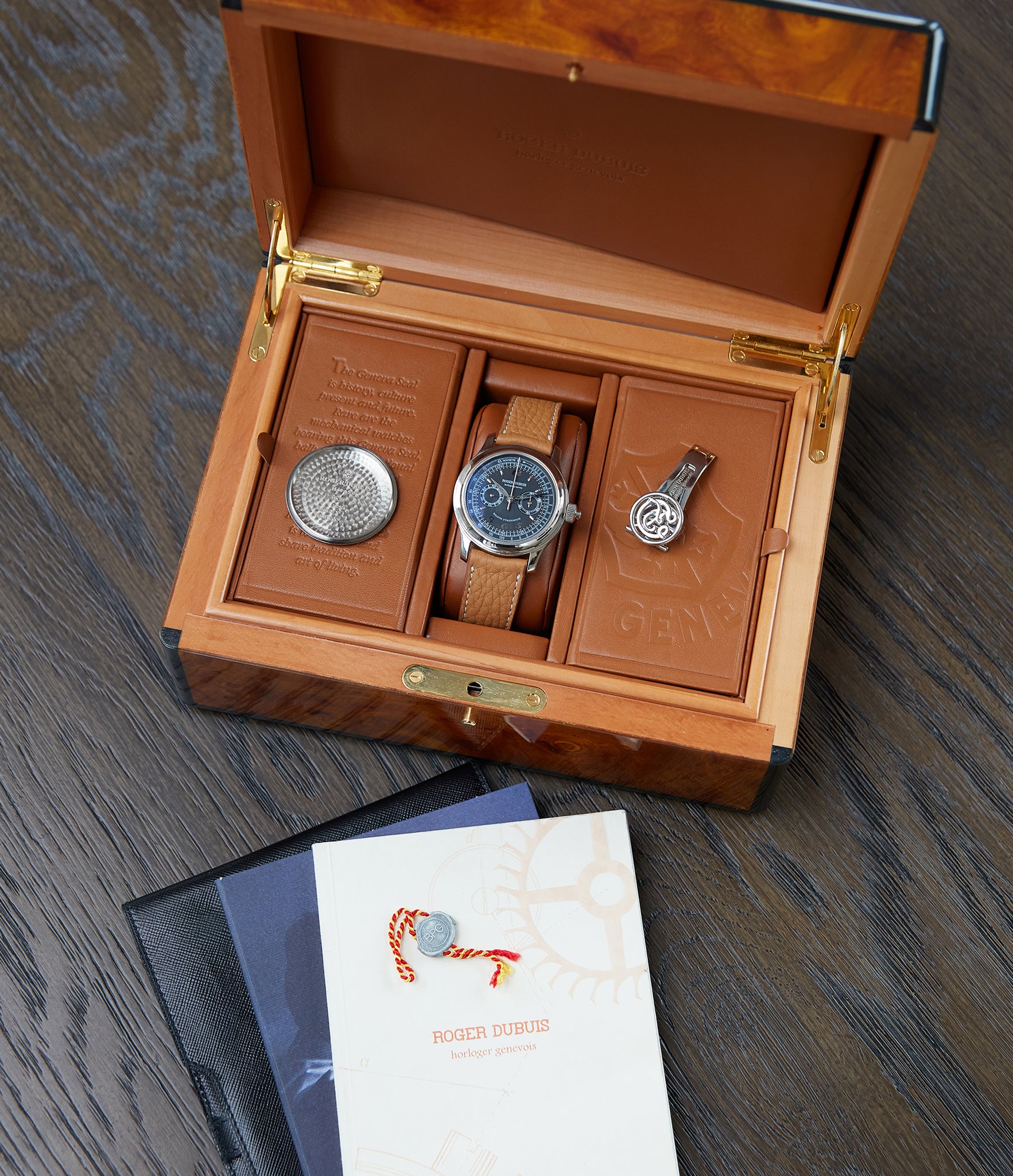 full set Roger Dubuis Hommage Chronograph Monopusher RD56 Chronometer-graded black dial white gold rare watch 