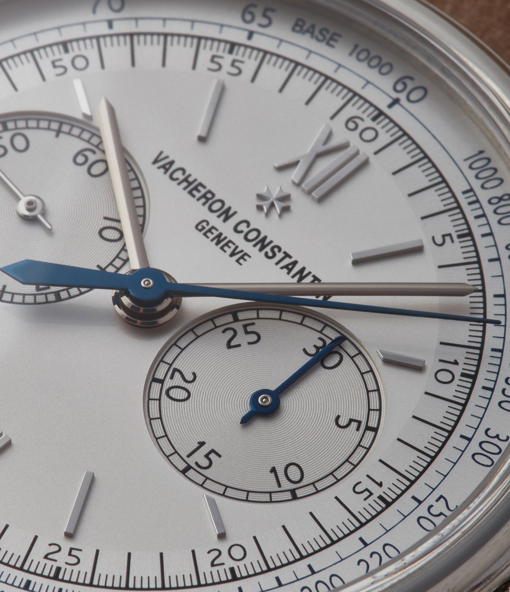 Buy vintage rare pre-owned Vacheron Constantin Historiques Cornes de Vache platinum