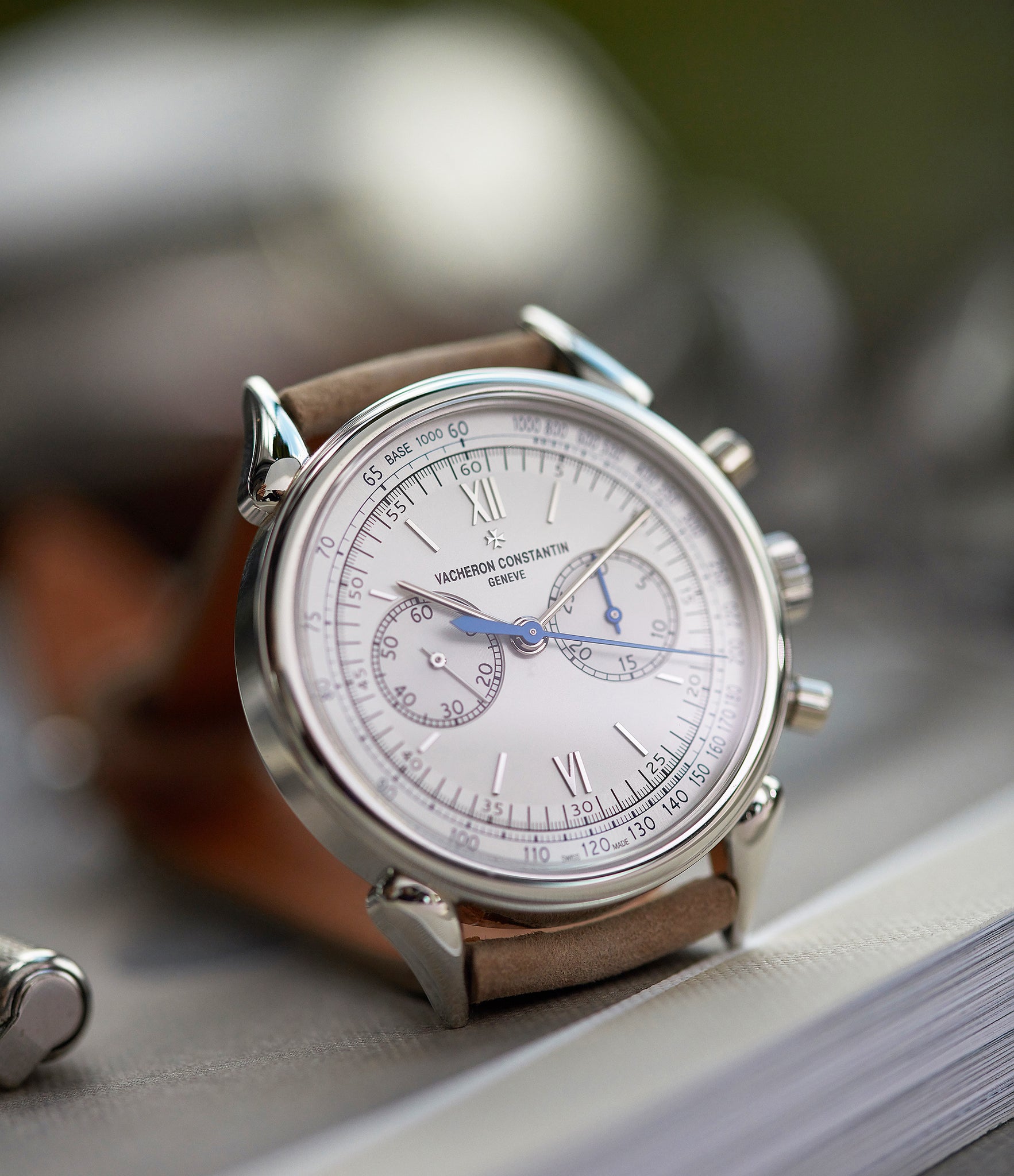 Buy rare pre-owned Vacheron Constantin Historiques Cornes de Vache platinum sapphire
