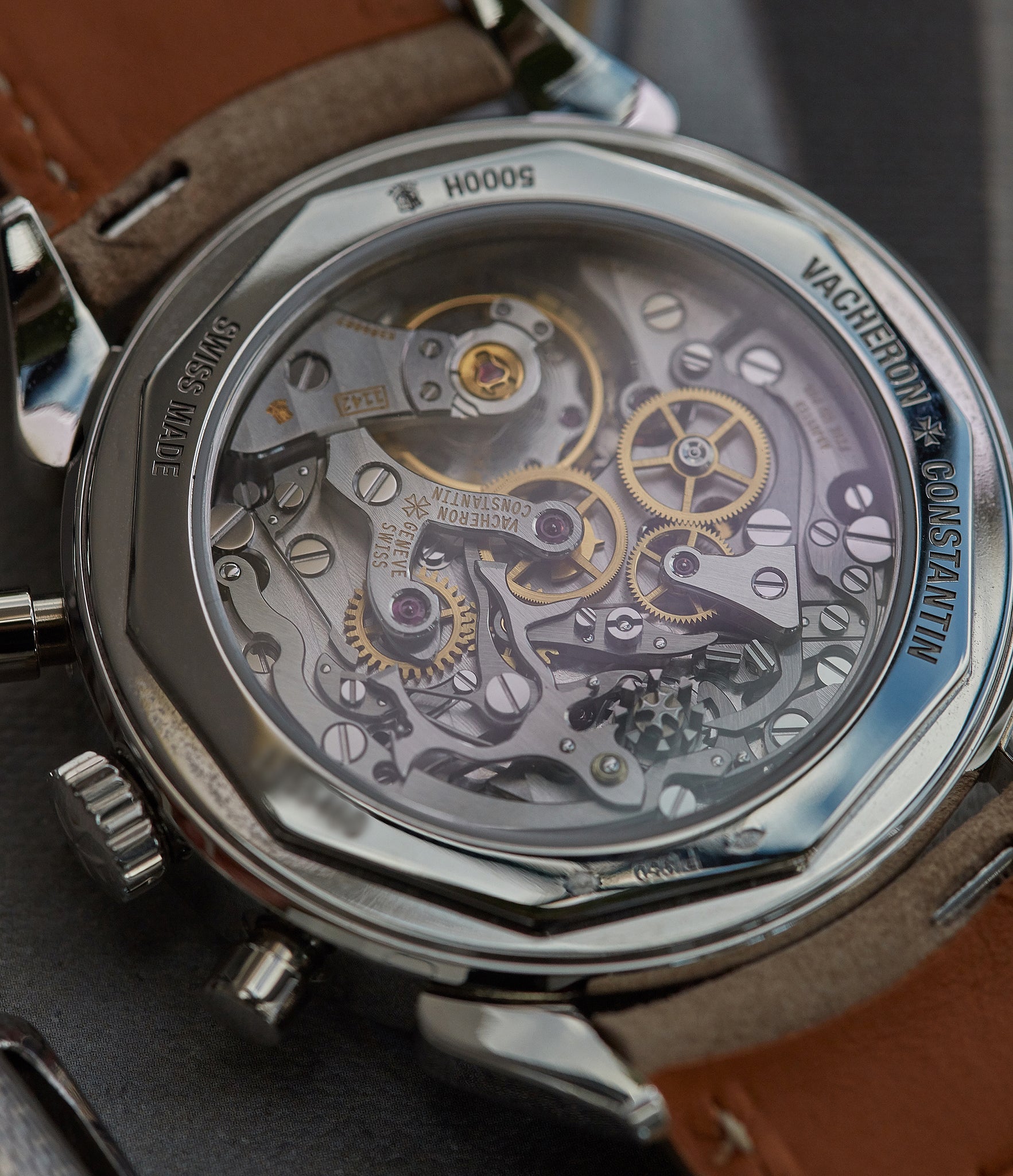 Buy pre-owned Vacheron Constantin Historiques collection Cornes de Vache platinum display back