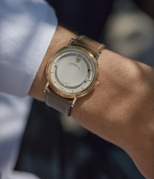 Jumping Hours | Yellow Gold