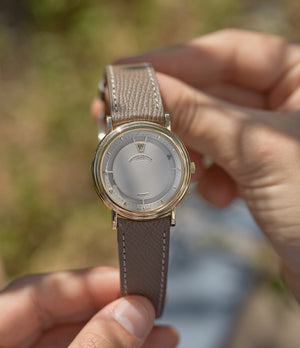 Jumping Hours | Yellow Gold