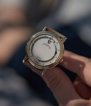 Jumping Hours | Yellow Gold