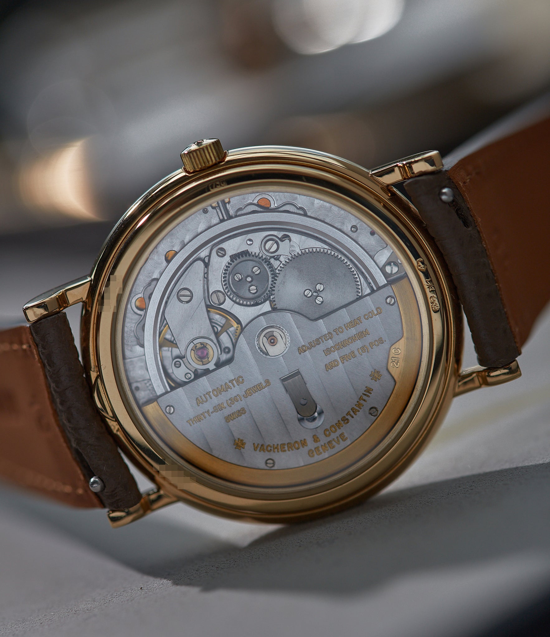 Jumping Hours | Yellow Gold