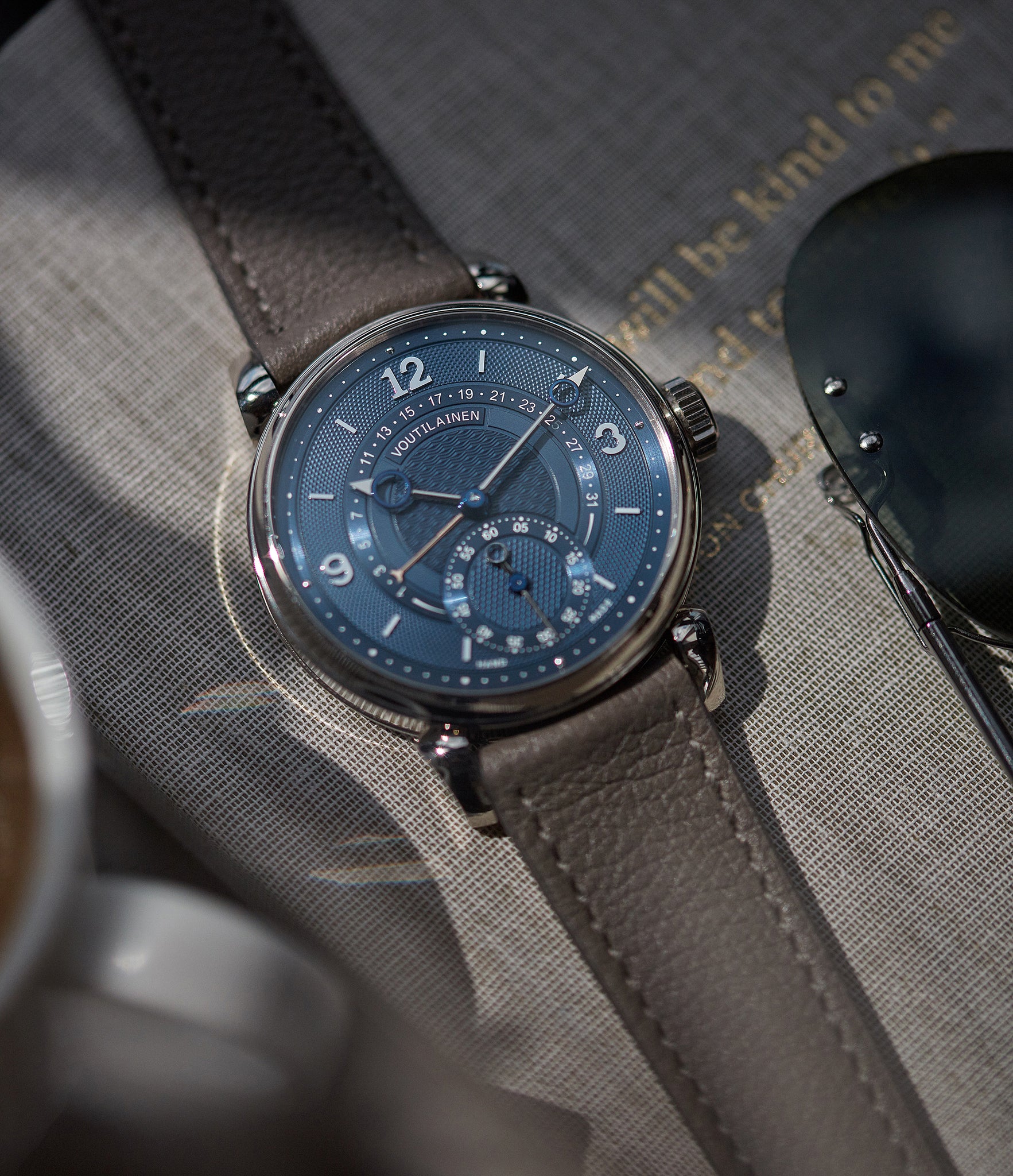 Retrograde Date 217QRS | White Gold