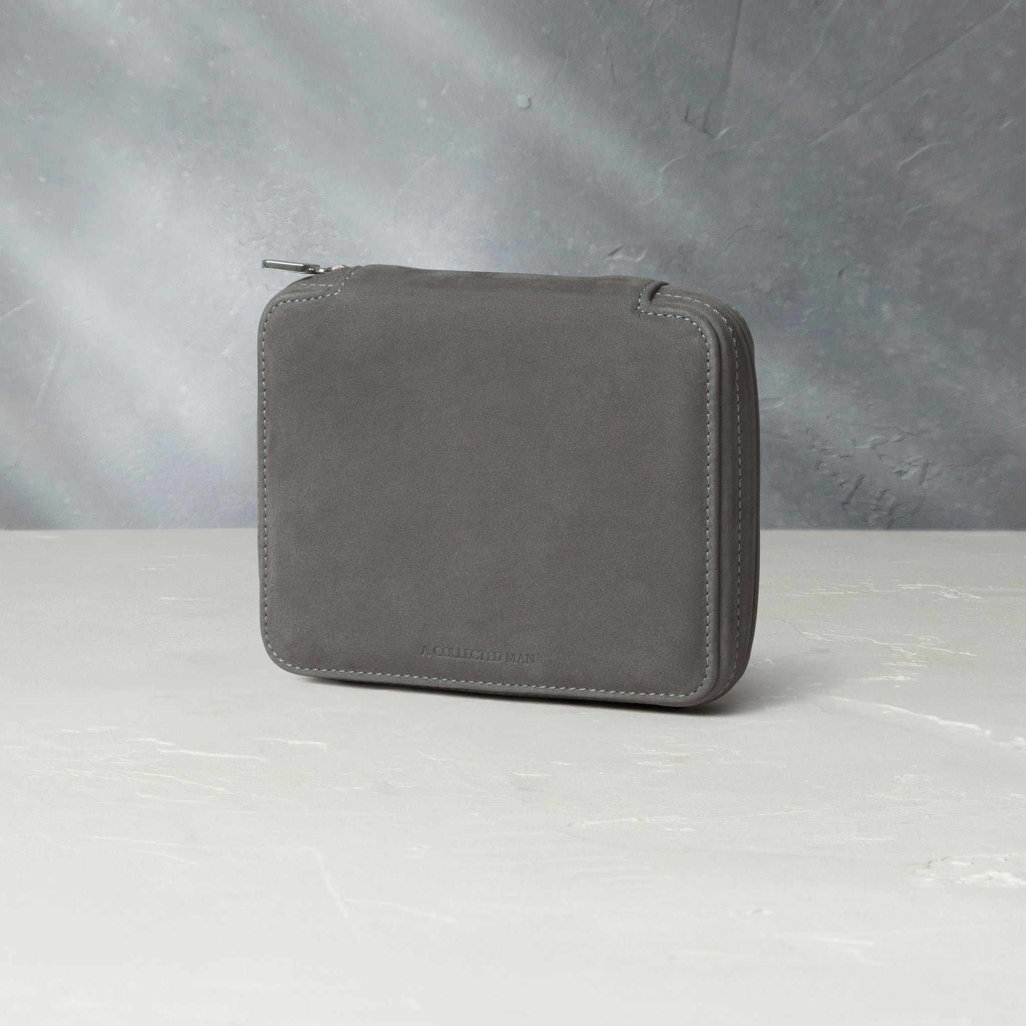 Zurich, four-watch folio Four-watch slim folio in charcoal grey nubuck leather | Available Worldwide | A Collected Man