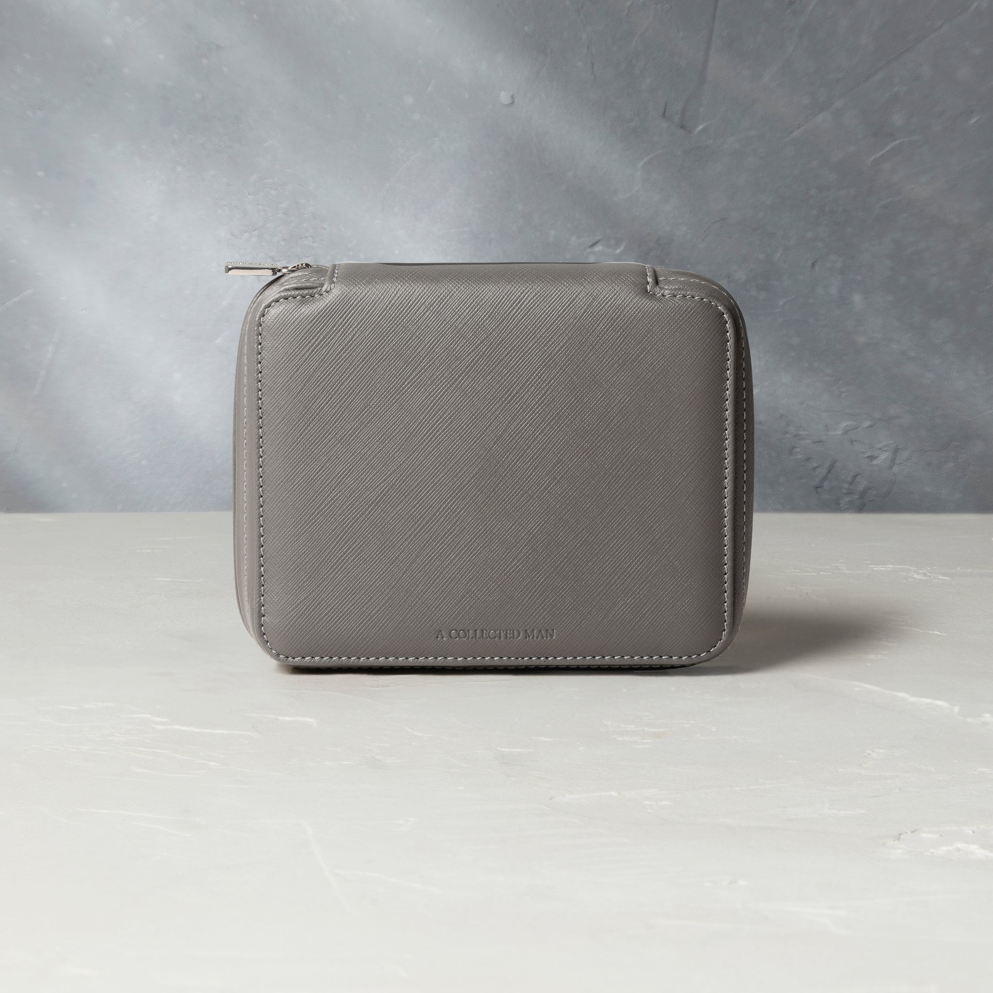 Zurich, four-watch folio Four-watch slim folio in steel grey Saffiano leather | Available Worldwide | A Collected Man