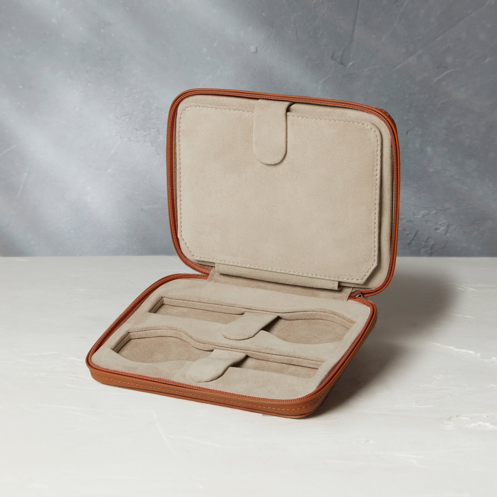 Zurich, four-watch folio Four-watch slim folio in whisky-tan grained leather | Available Worldwide | A Collected Man