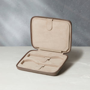 Zurich, four-watch folio Four-watch slim folio in desert taupe Saffiano leather | Available Worldwide | A Collected Man
